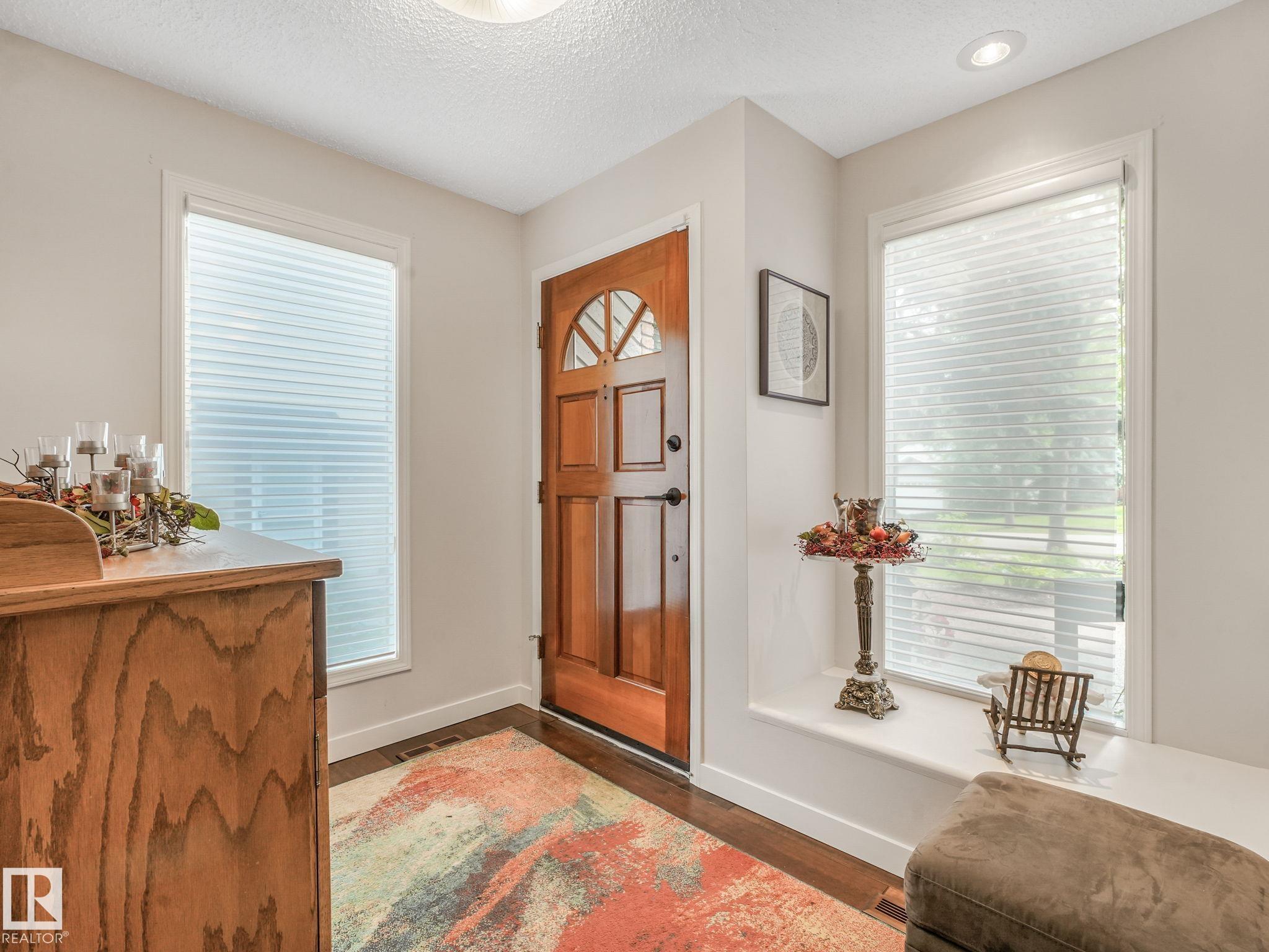 10 Whiteoak Place