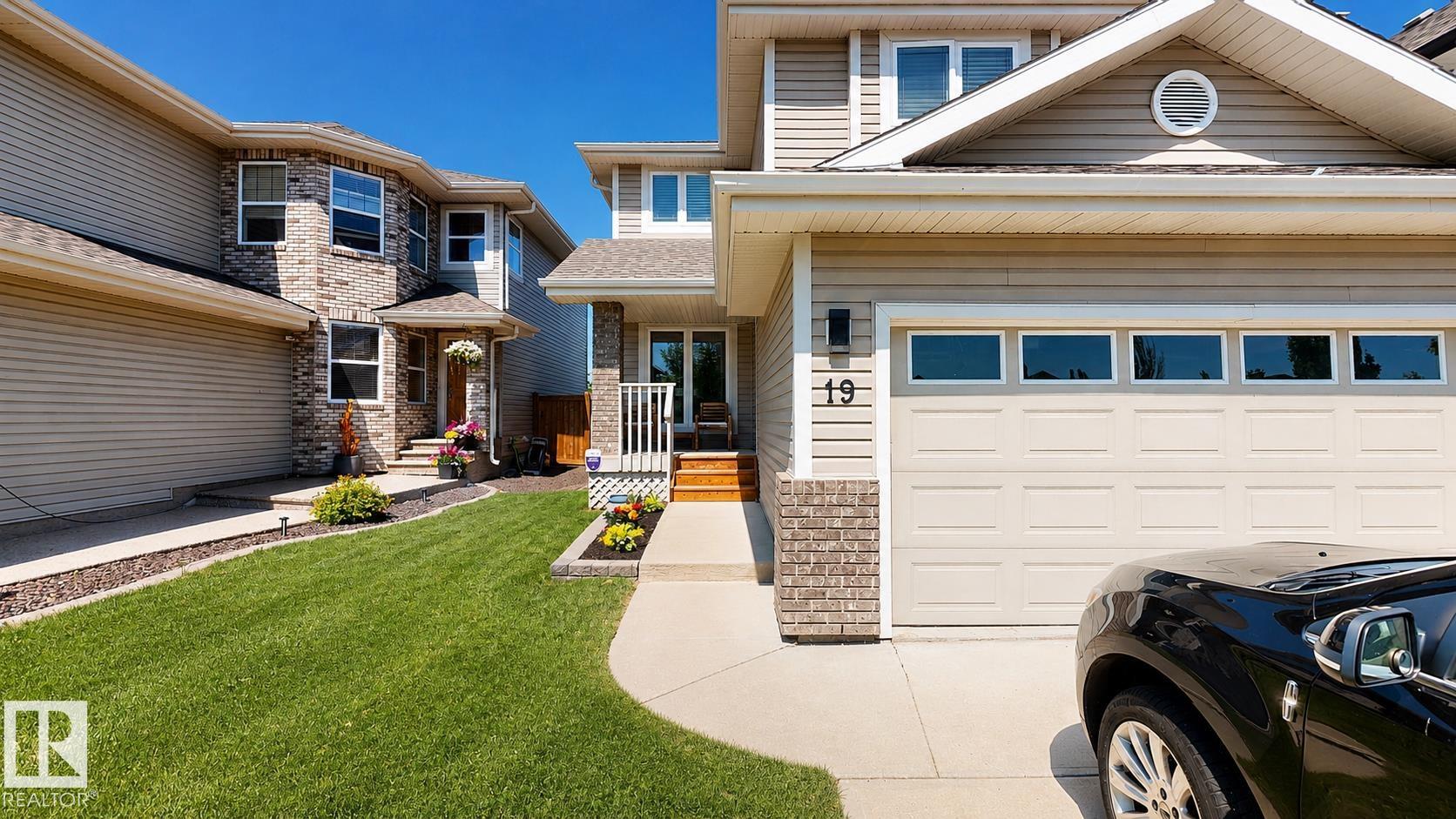 19 Napoleon Crescent