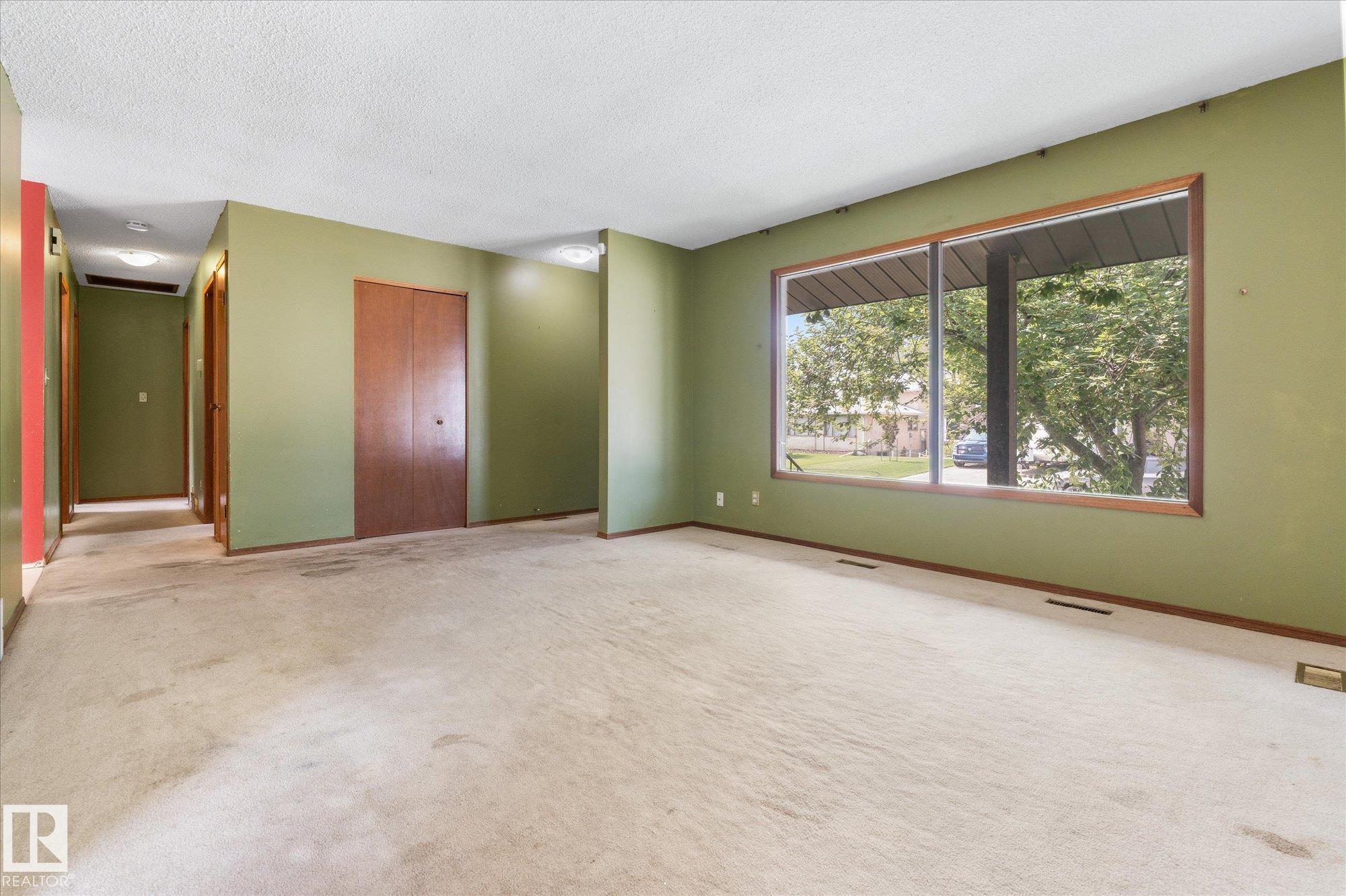 42 MCNABB Crescent