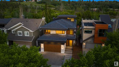 8807 99 Avenue Edmonton AB T5H 4N5