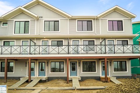 7062 ROSENTHAL Drive Edmonton AB T5T 7N6