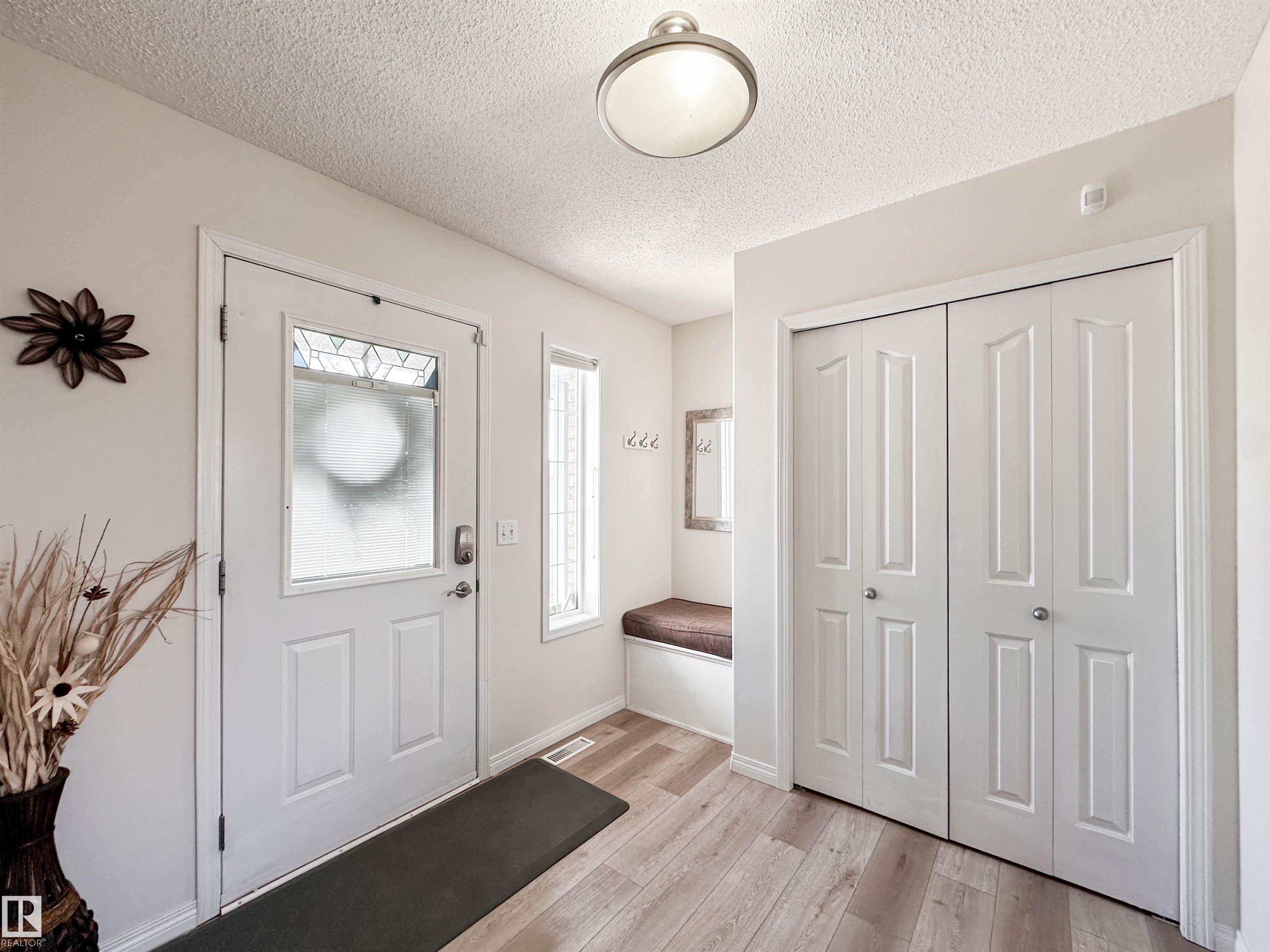6 NORFOLK Close