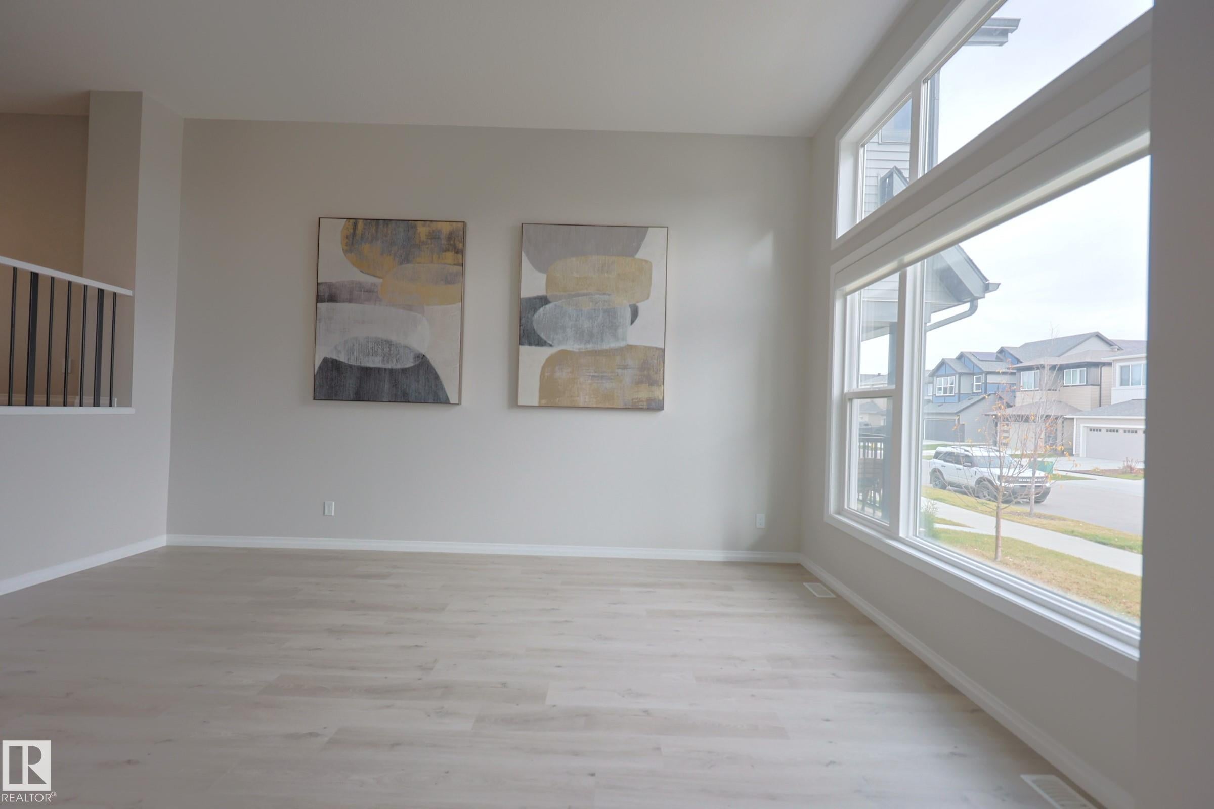 30 NETTLE Crescent