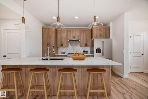 1312 KESWICK Drive Edmonton AB T6W 4V8