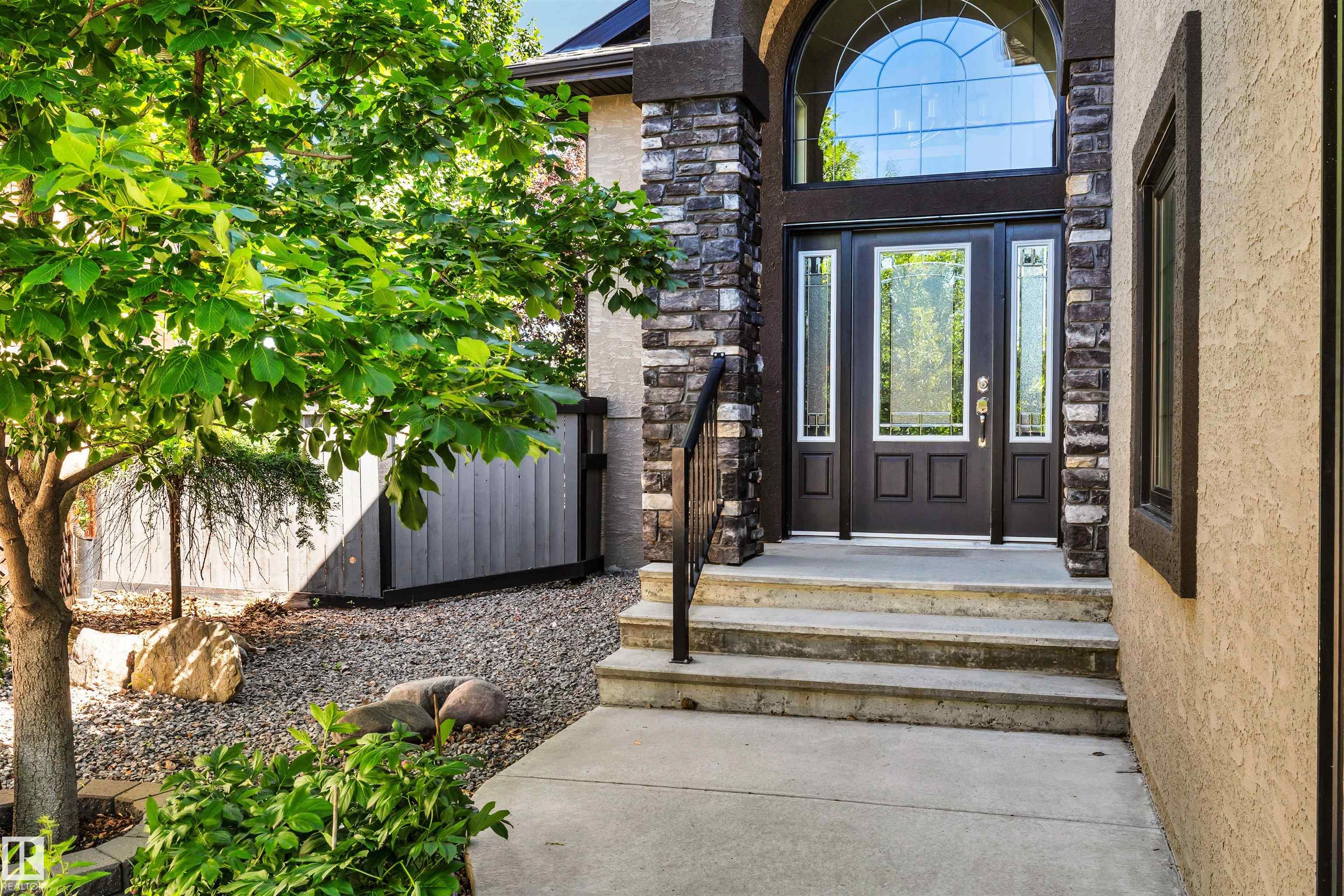 9 SHOREWOOD Crescent