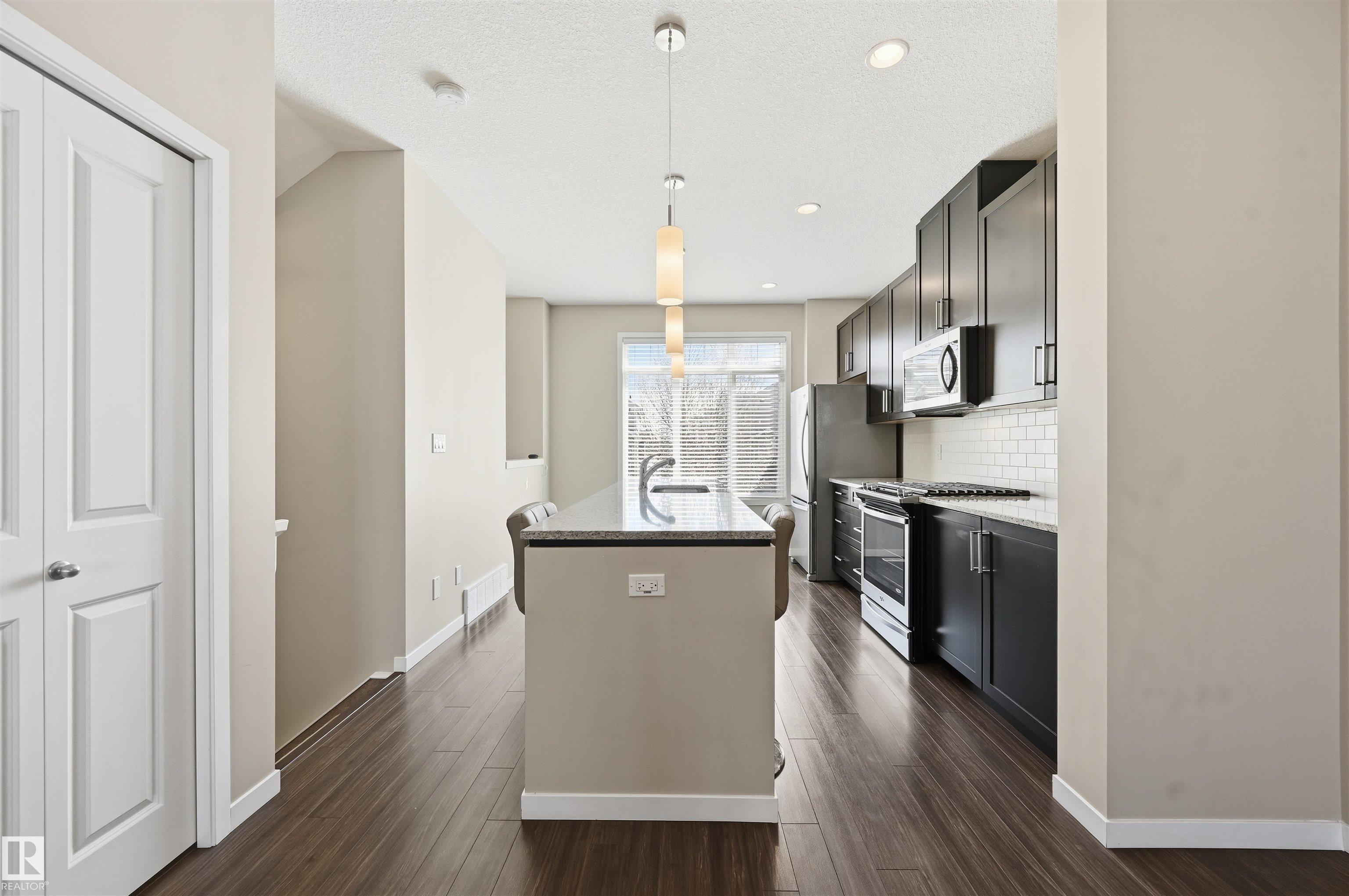 320 SECORD Boulevard 4