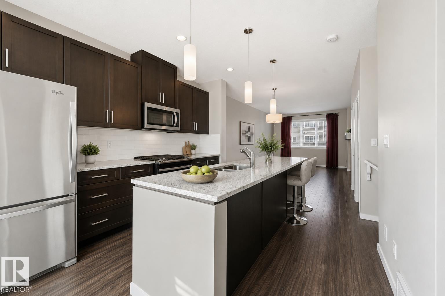 320 SECORD Boulevard 4