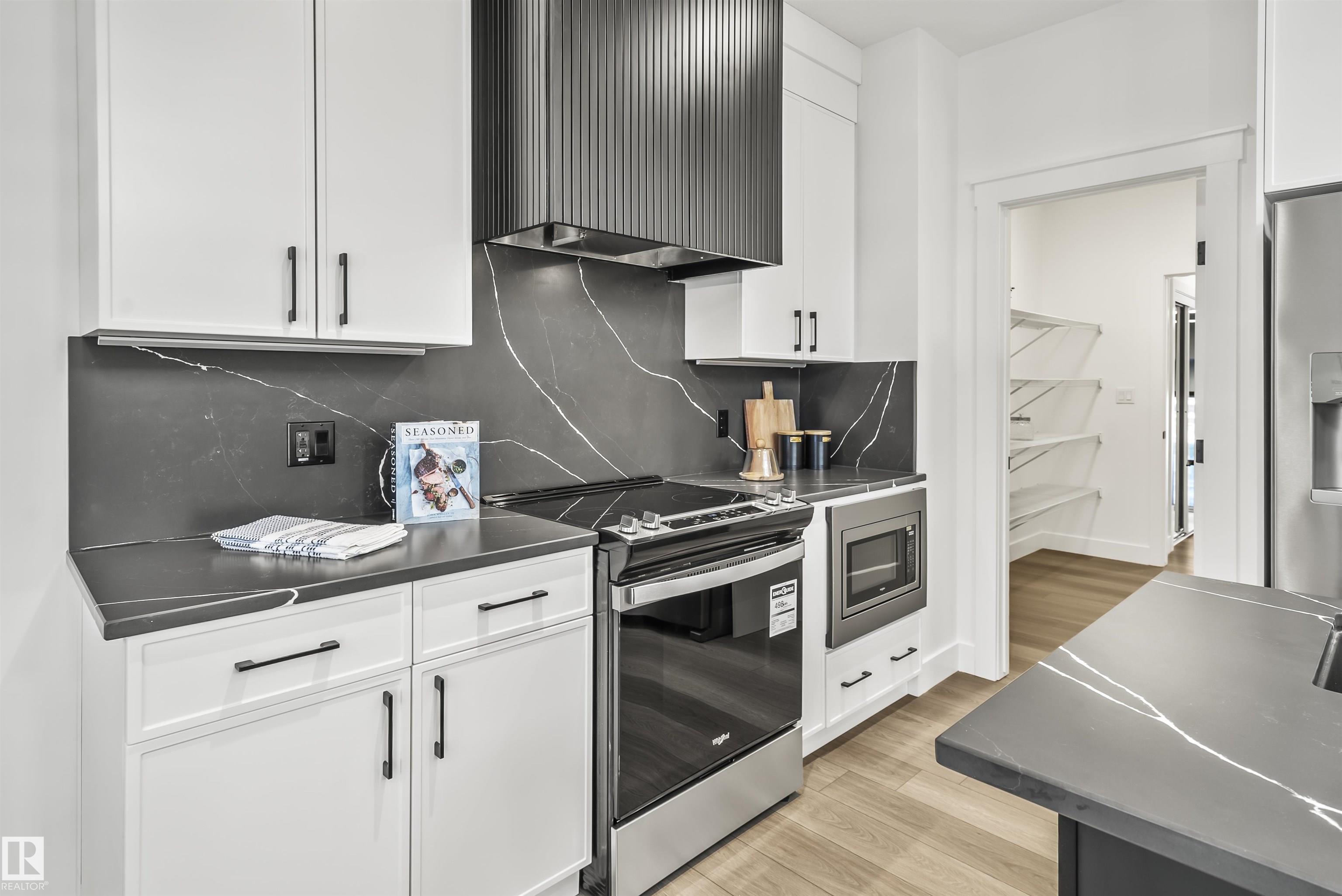 68 FENWYCK Boulevard