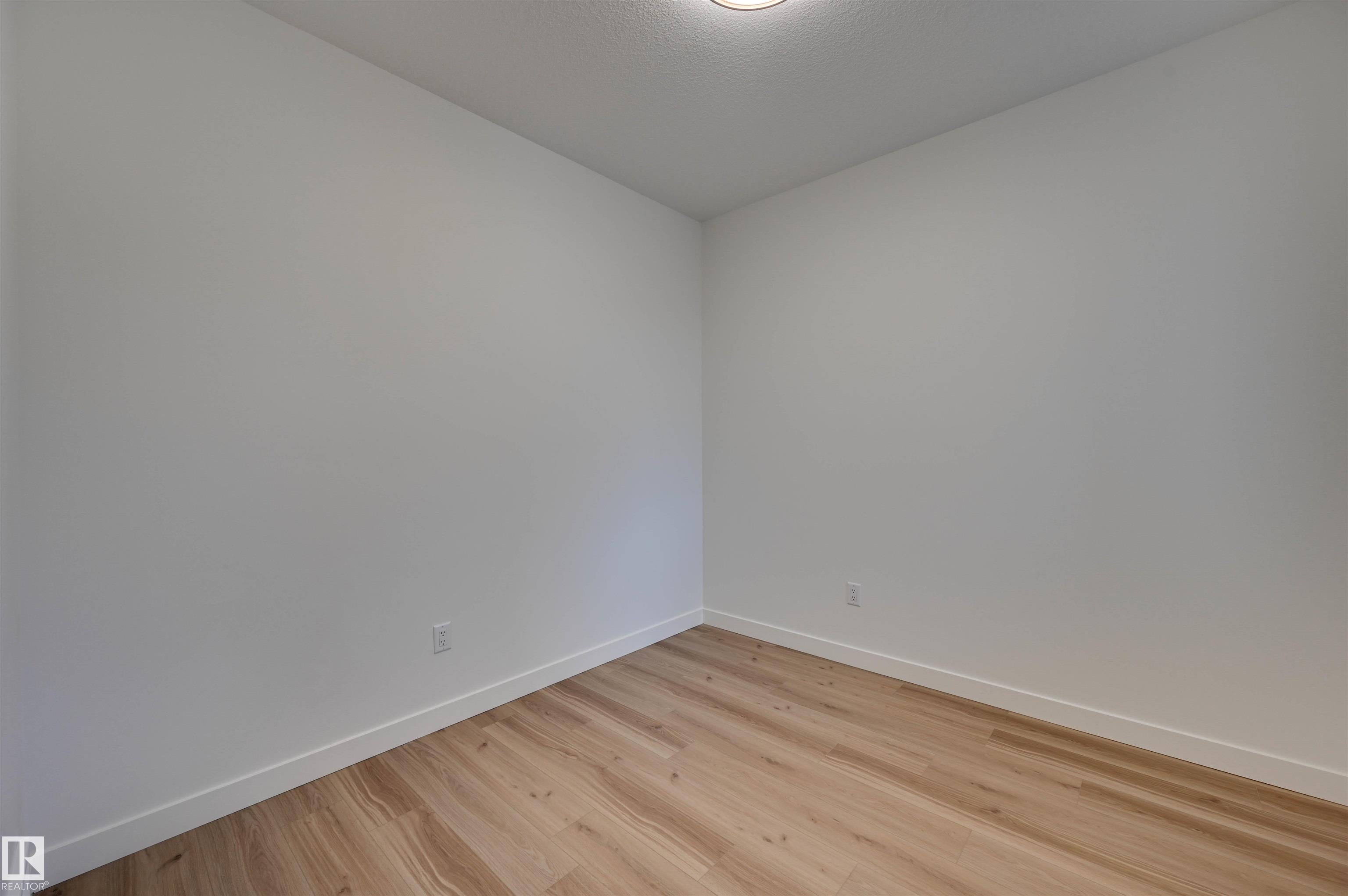 1 Owl Rdige Close