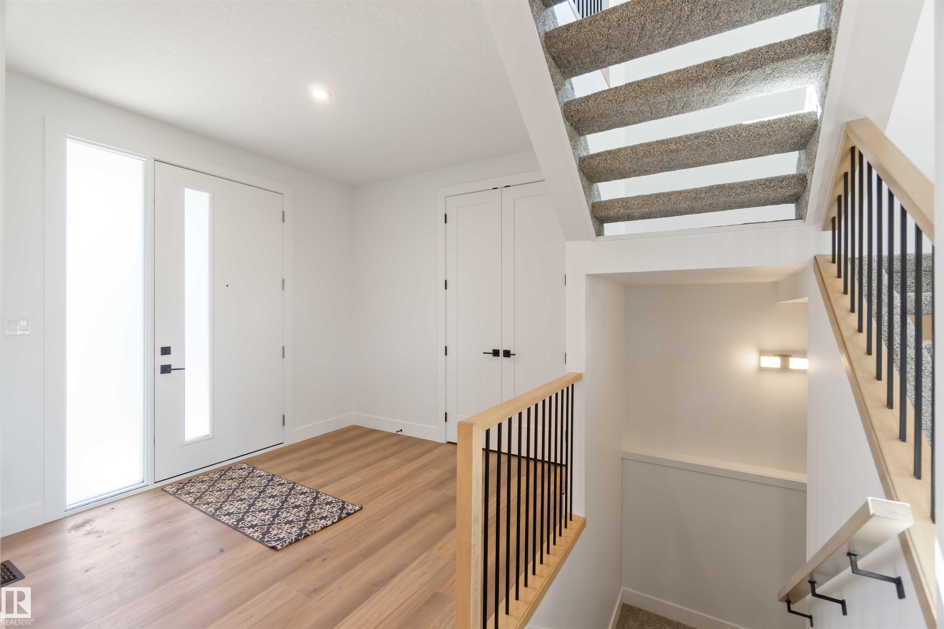 74 ELDRIDGE Point(e)