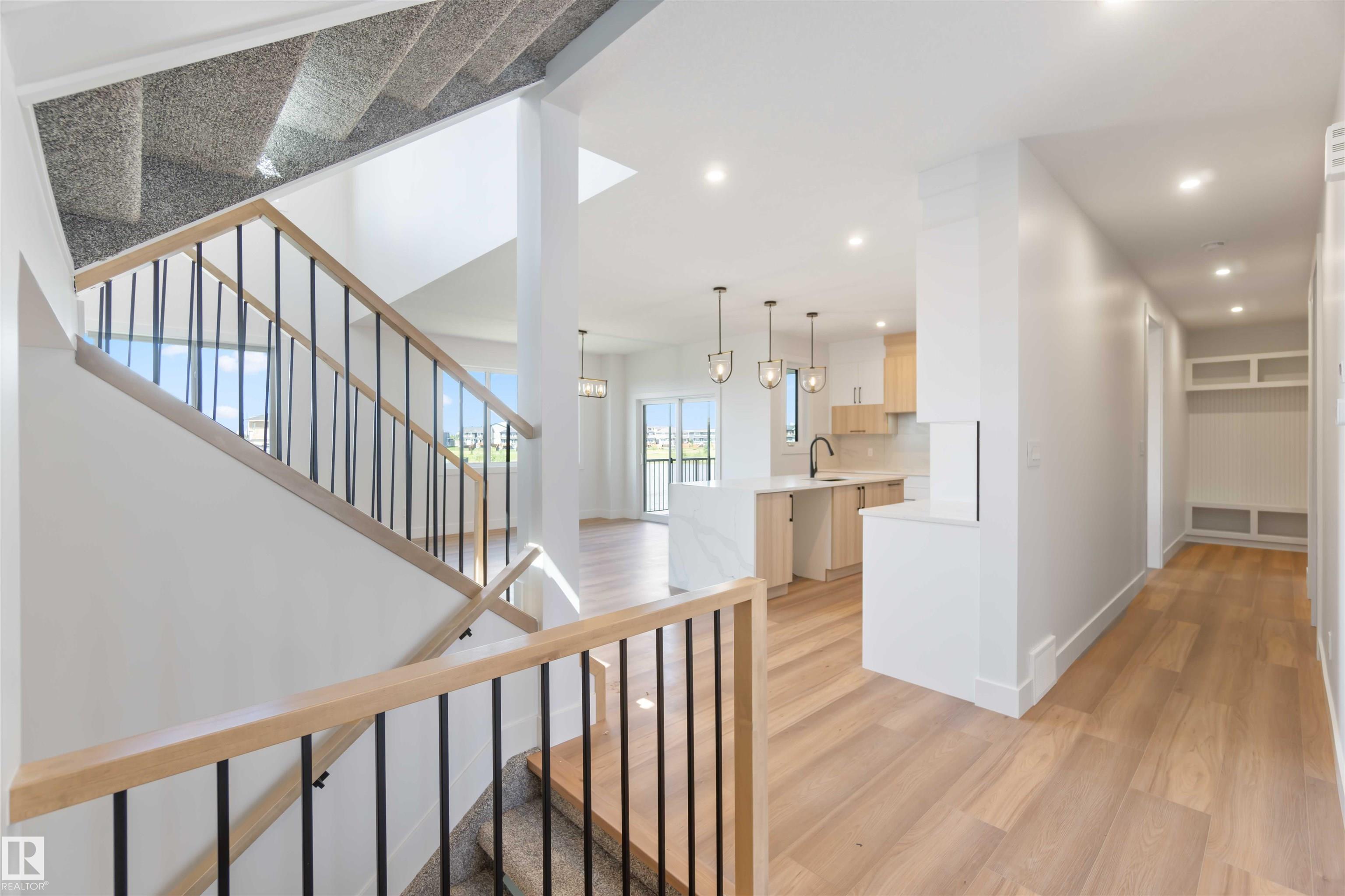 74 ELDRIDGE Point(e)