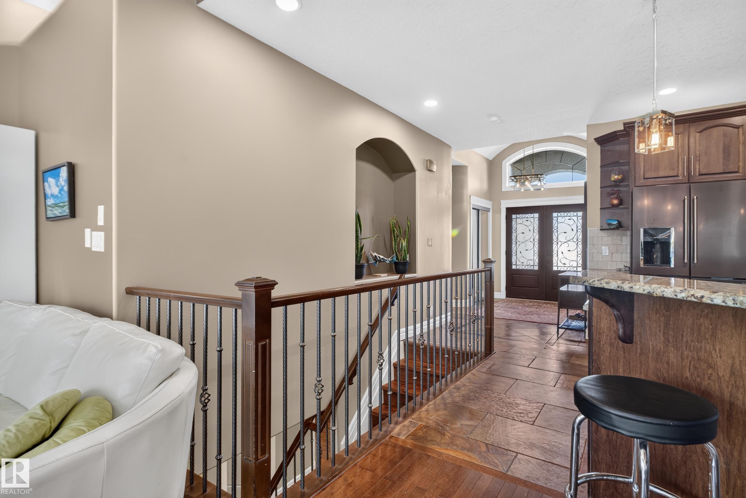 20 KINGSMOOR Close