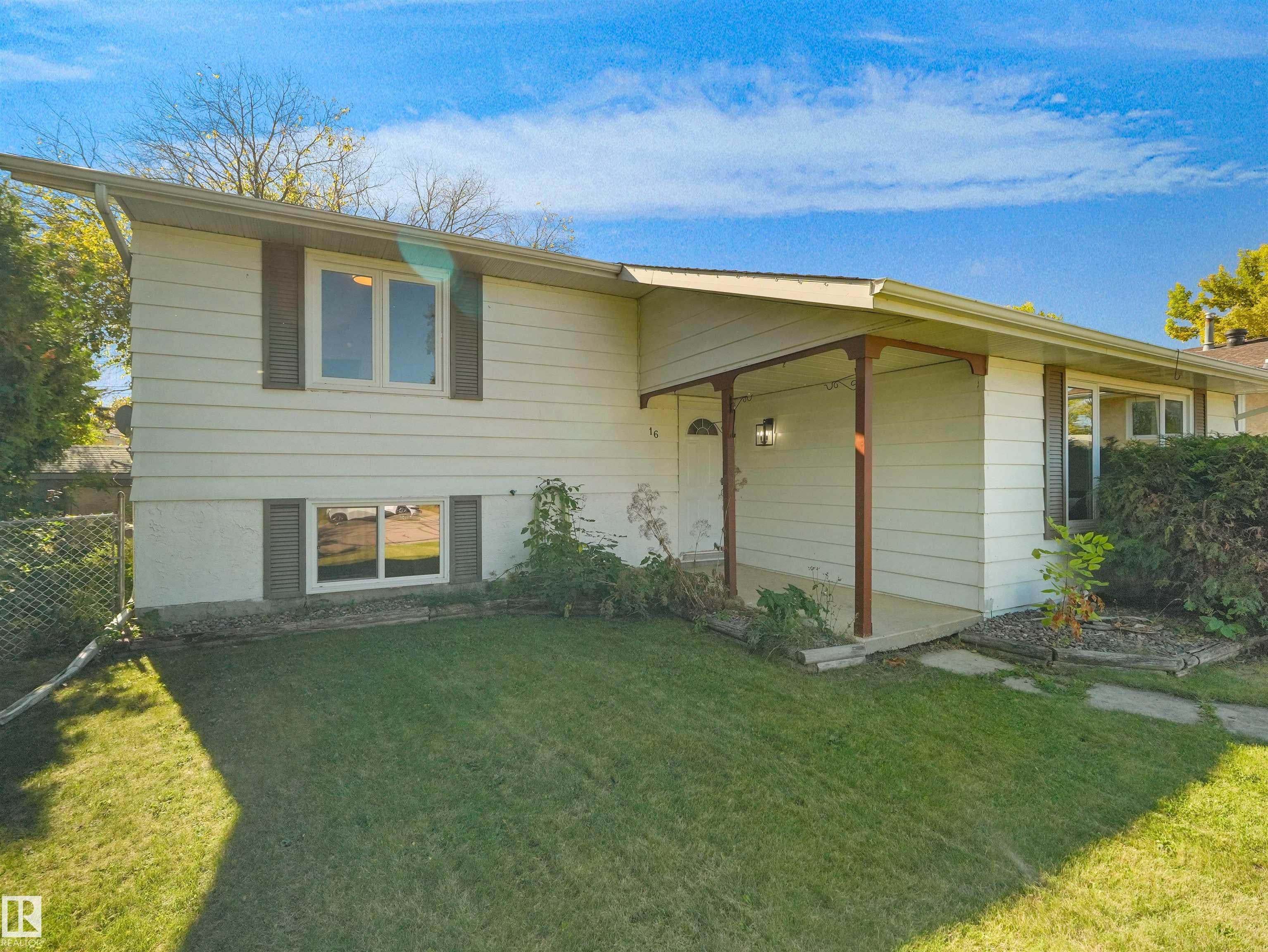 16 THOMPSON Crescent