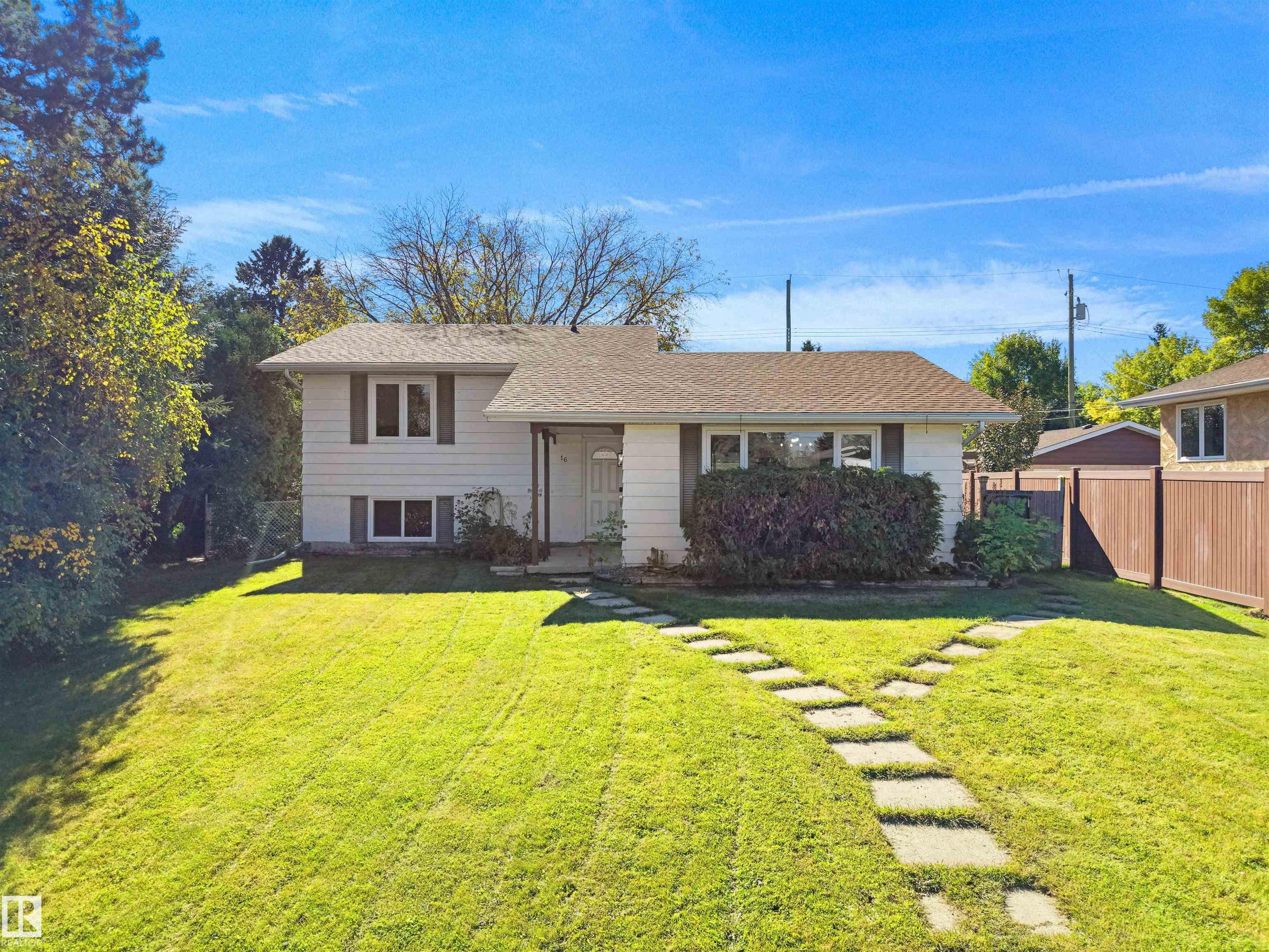 16 THOMPSON Crescent