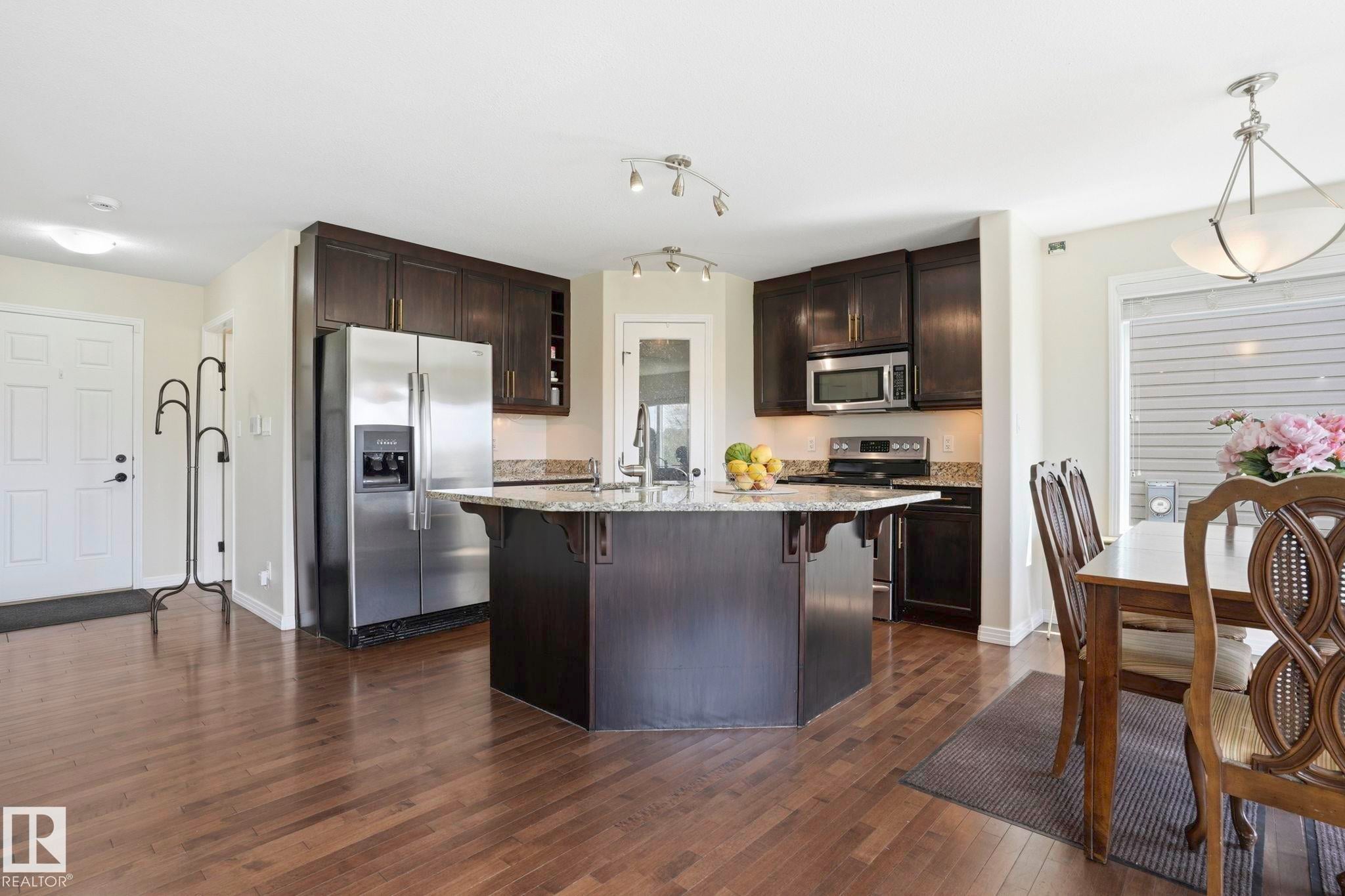10 Rockwell Close