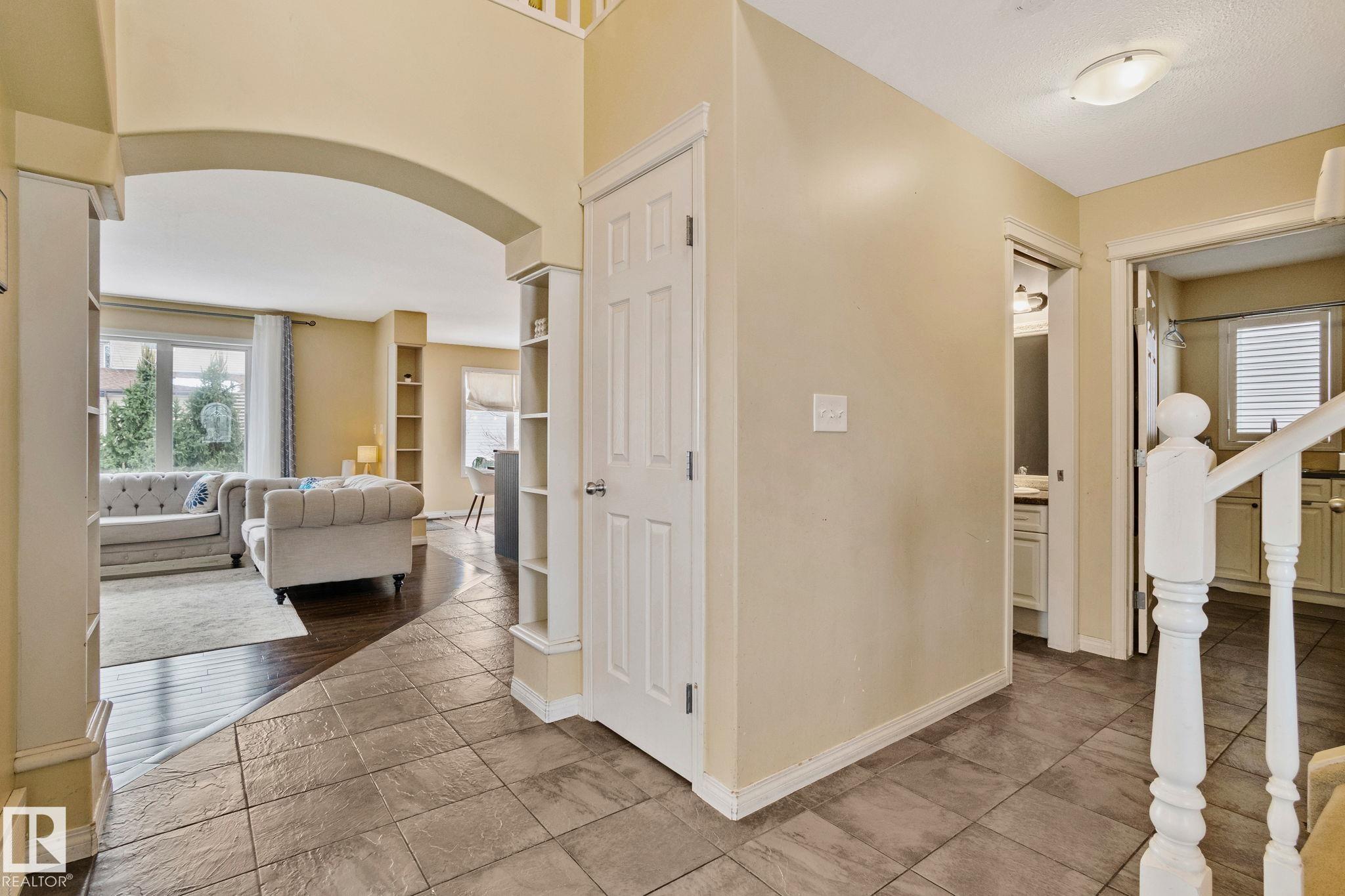 502 WESTERRA Boulevard