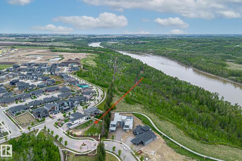 3466 KESWICK Boulevard 22 Edmonton AB T6W 3S4