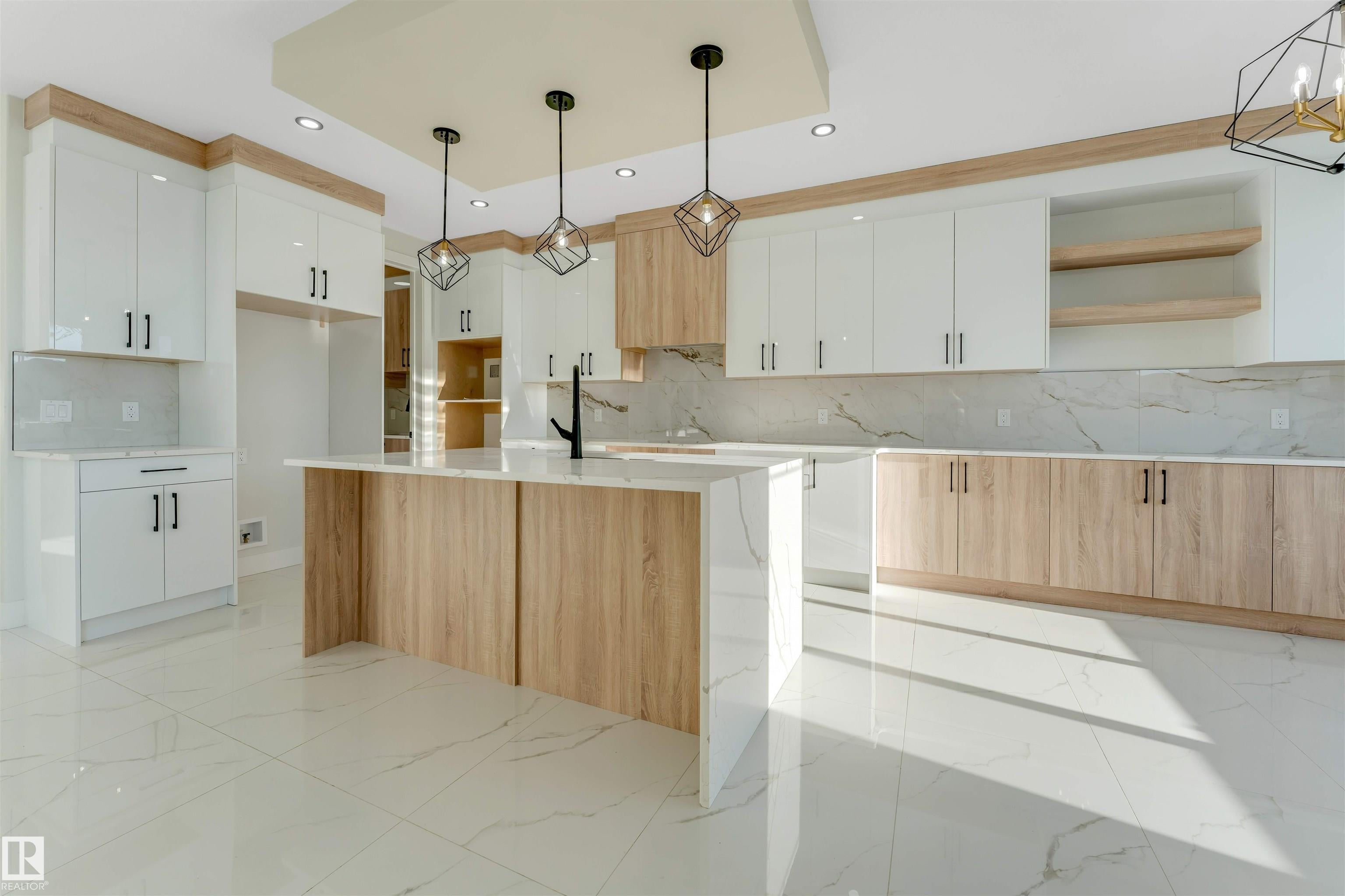 4012 40 Street 4012