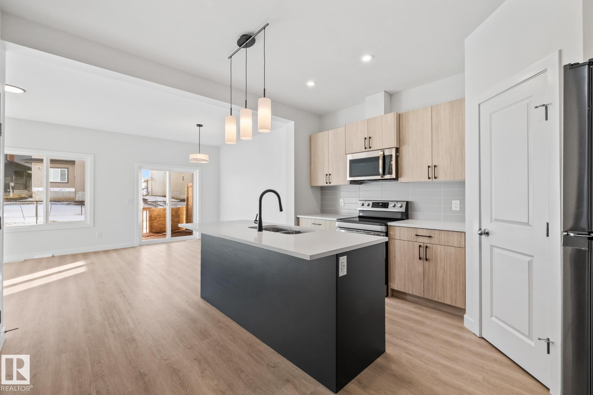 144 Honeysuckle Green