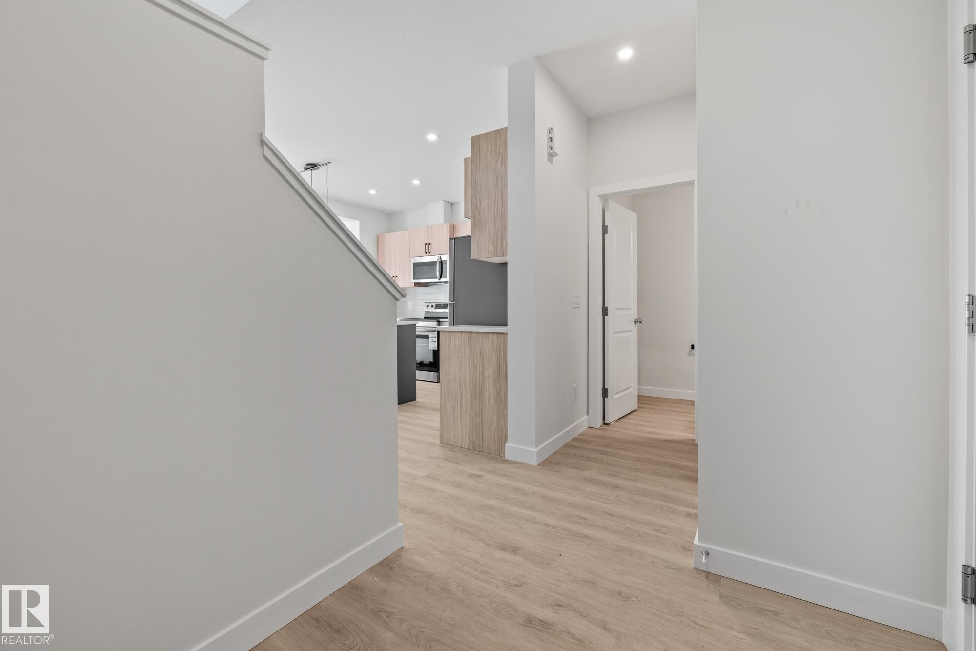 144 Honeysuckle Green