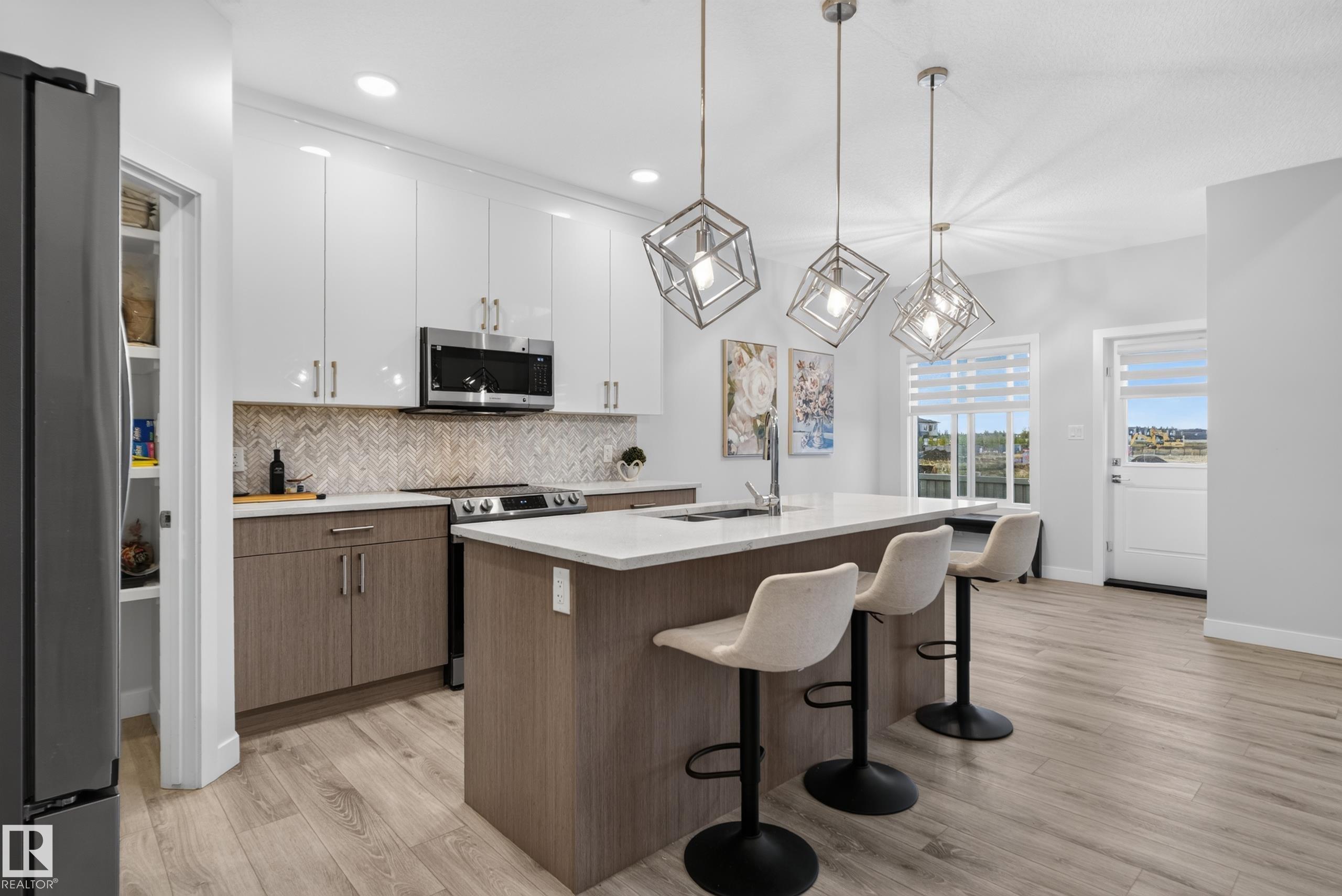 103 EDGEFIELD Way