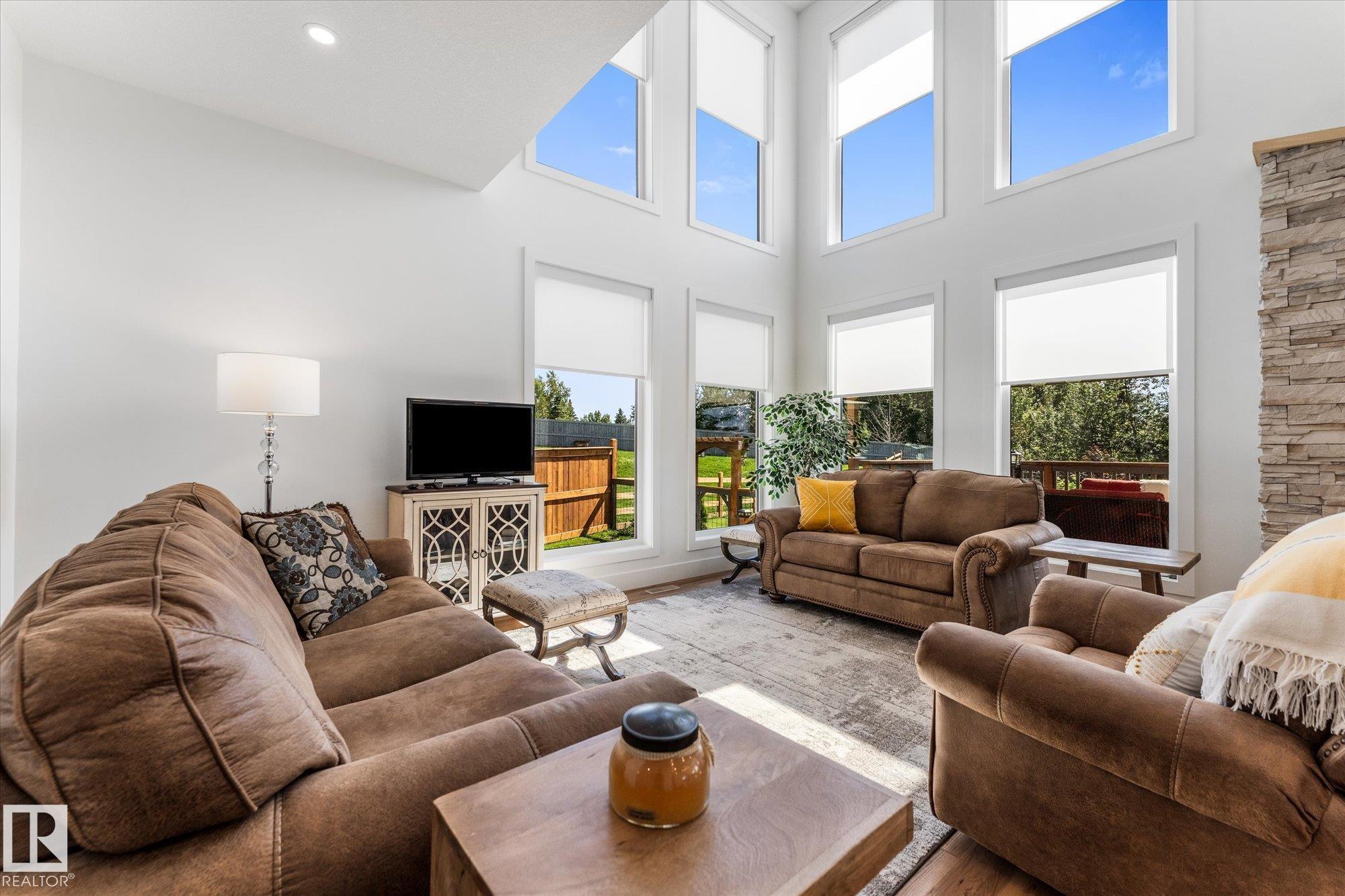 283 Silverstone Crescent