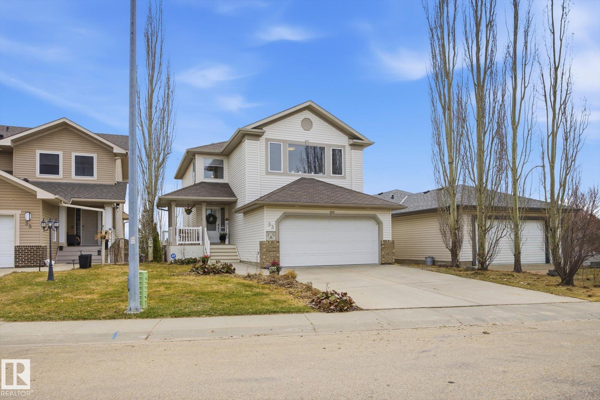 33 GRAYRIDGE Crescent