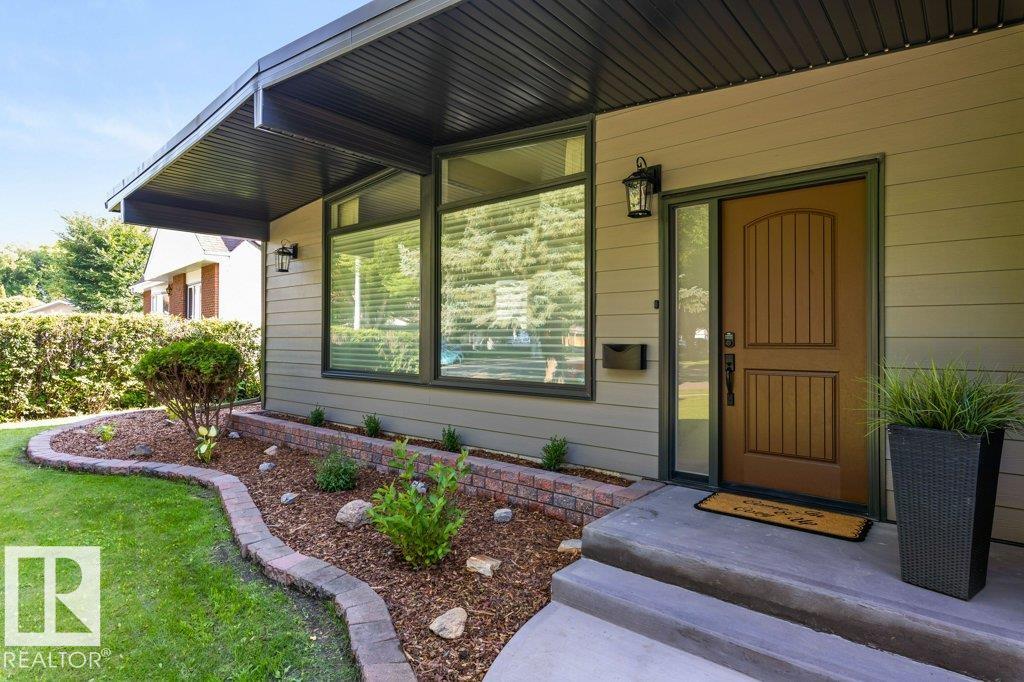 68 FLEETWOOD Crescent