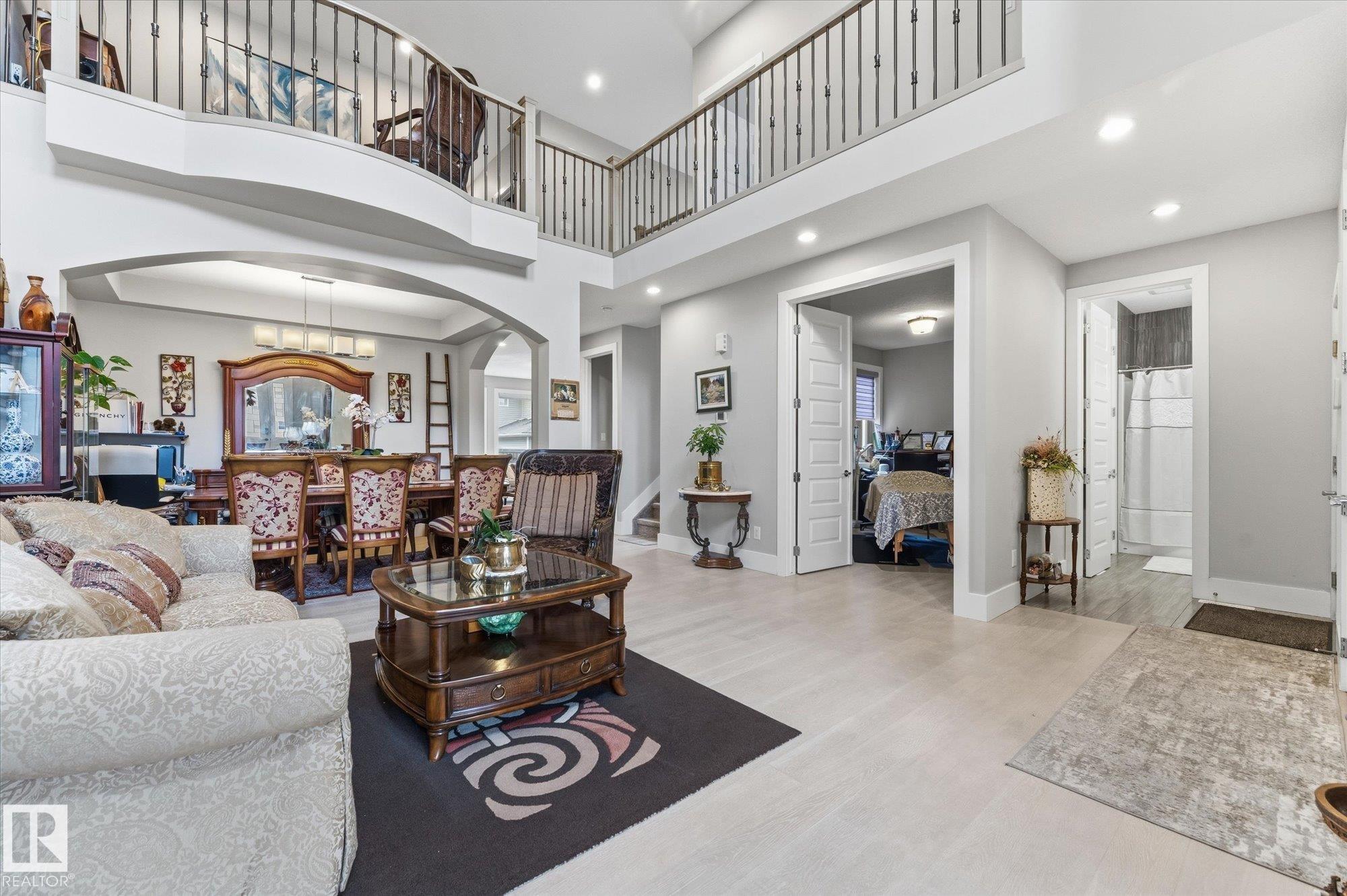 4 LAKESHORE Cove