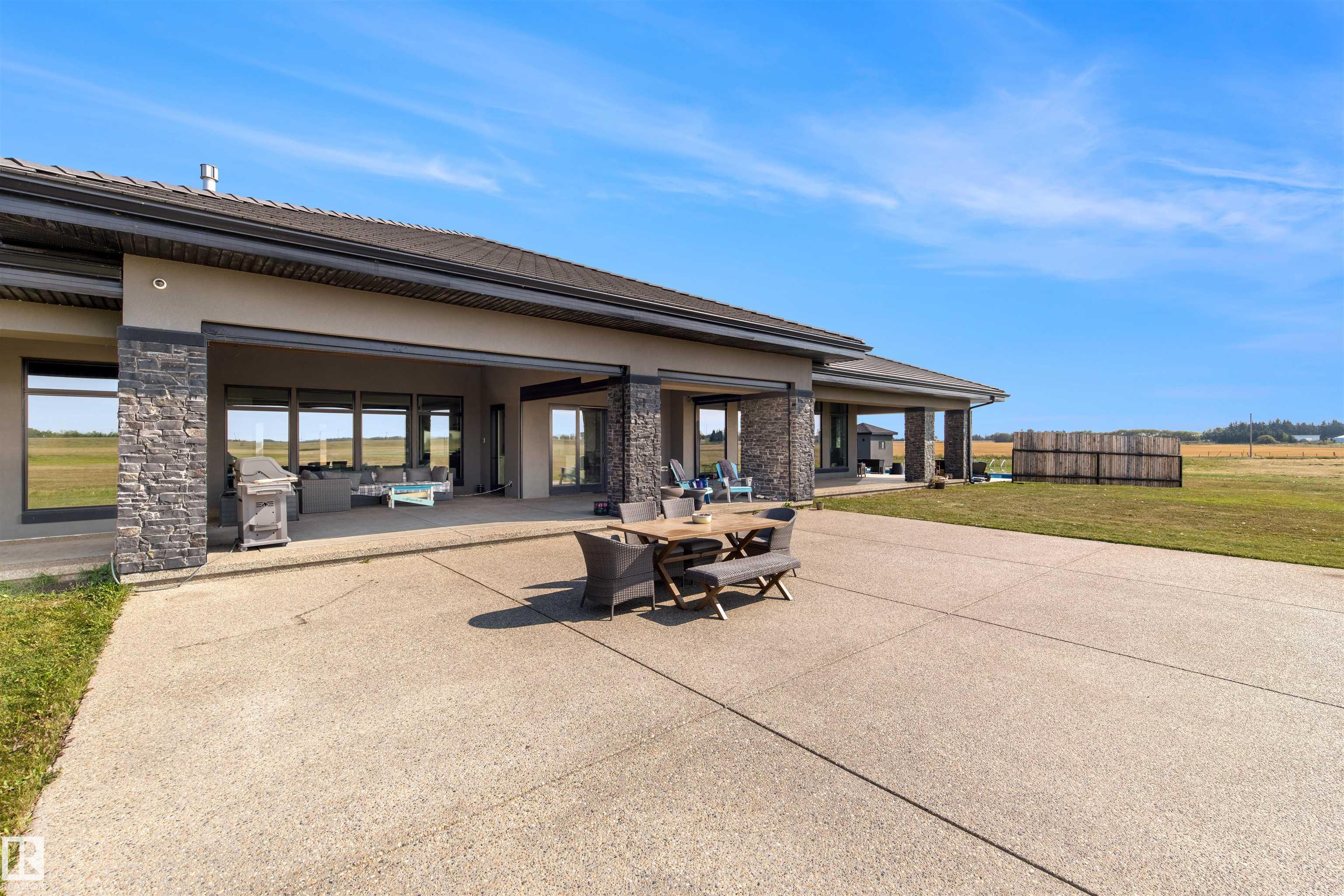 25056 TWP ROAD 492 B