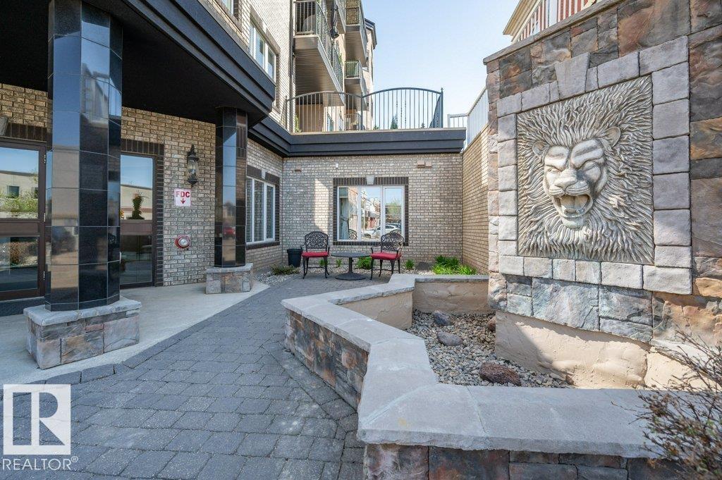 30 ST JOSEPH Street 401