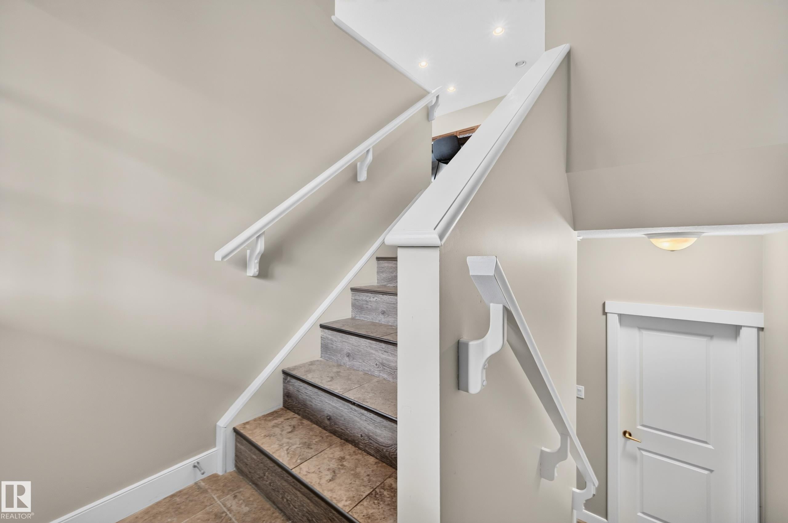 1602 GRAYBRIAR Green