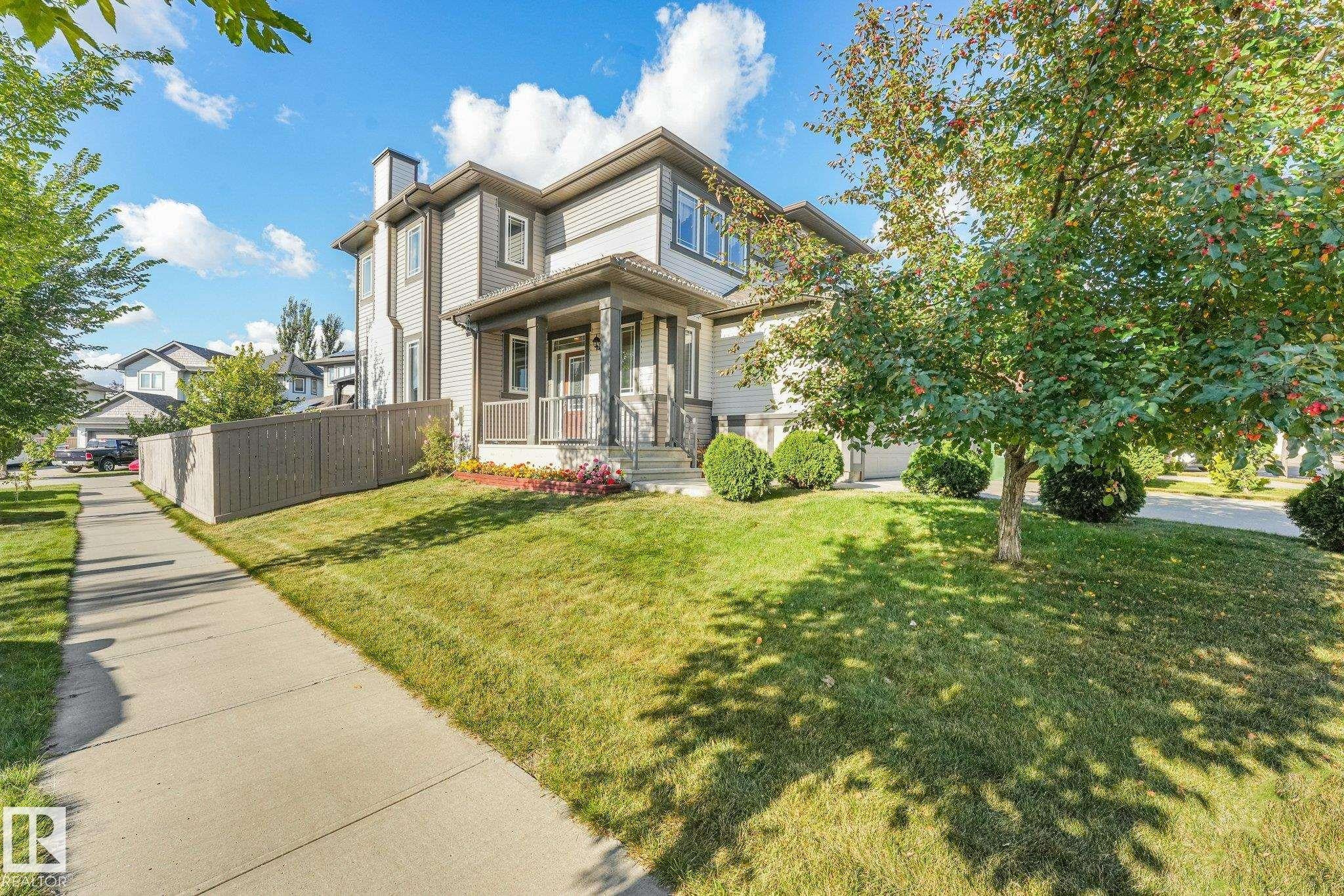 100 RIDEAU Place