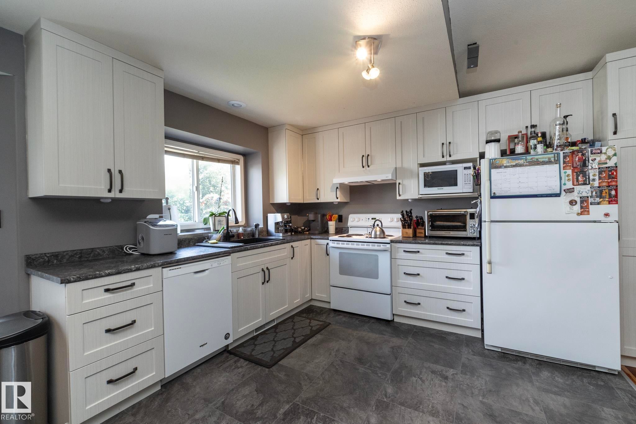 23 DELAGE Crescent