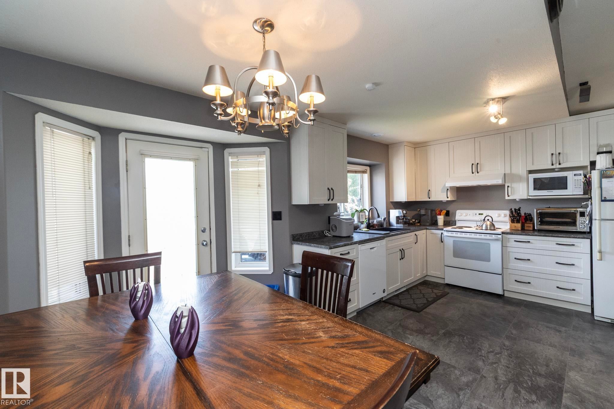 23 DELAGE Crescent