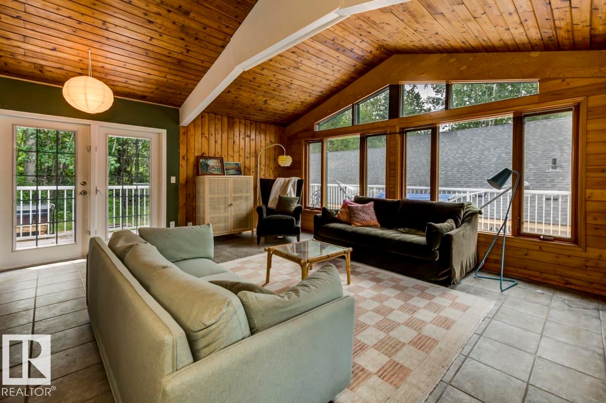 6 HAZEL Avenue