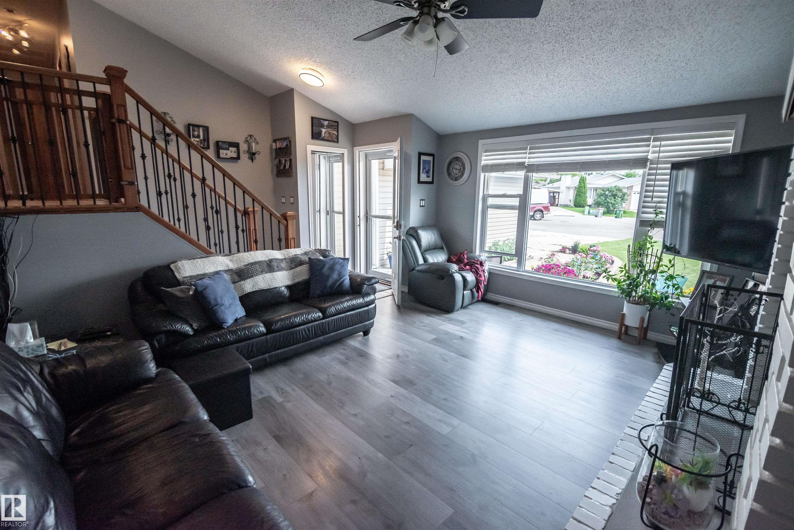 24 GLENWOOD Crescent