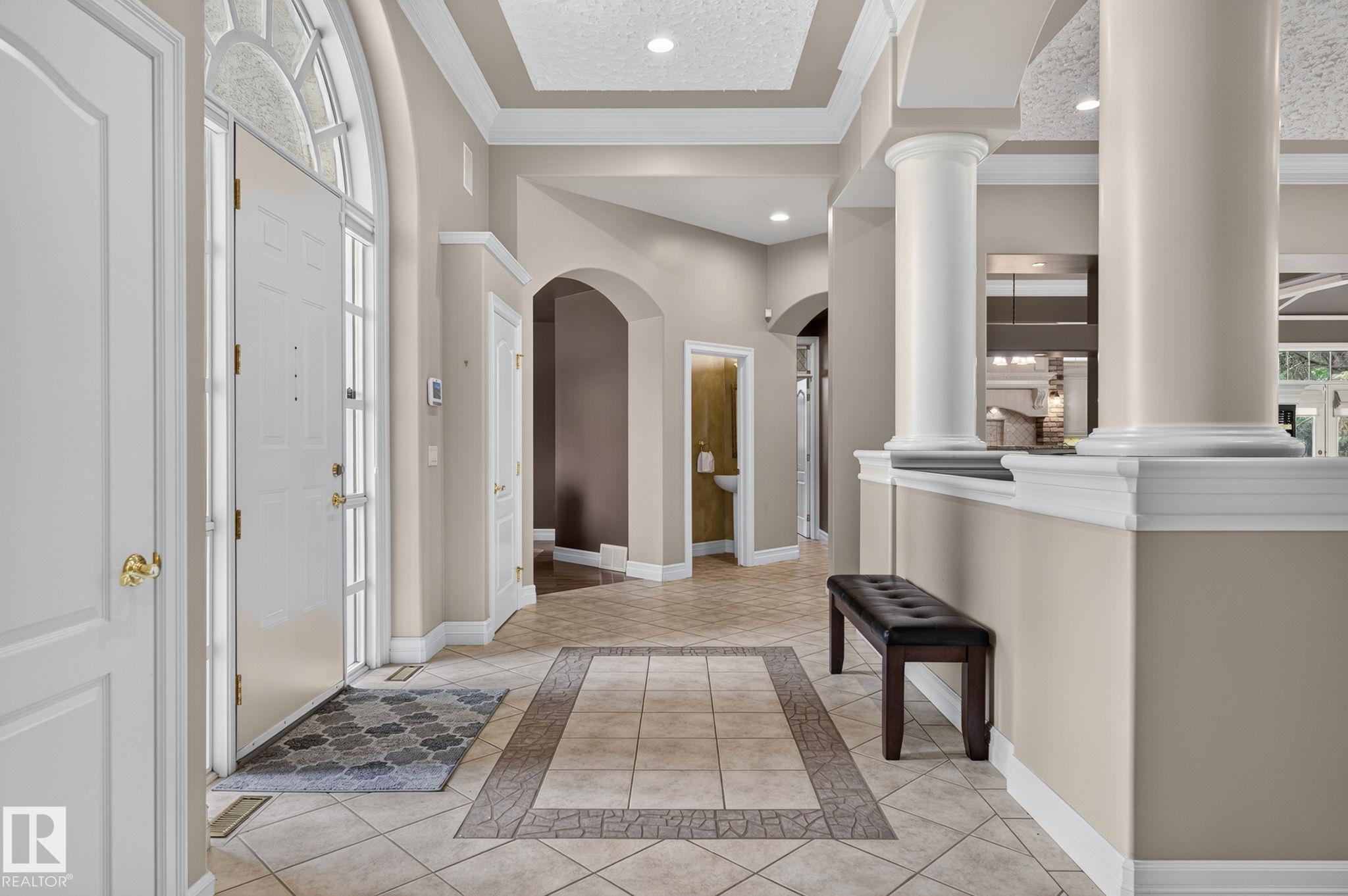 60 KINGSBURY CR