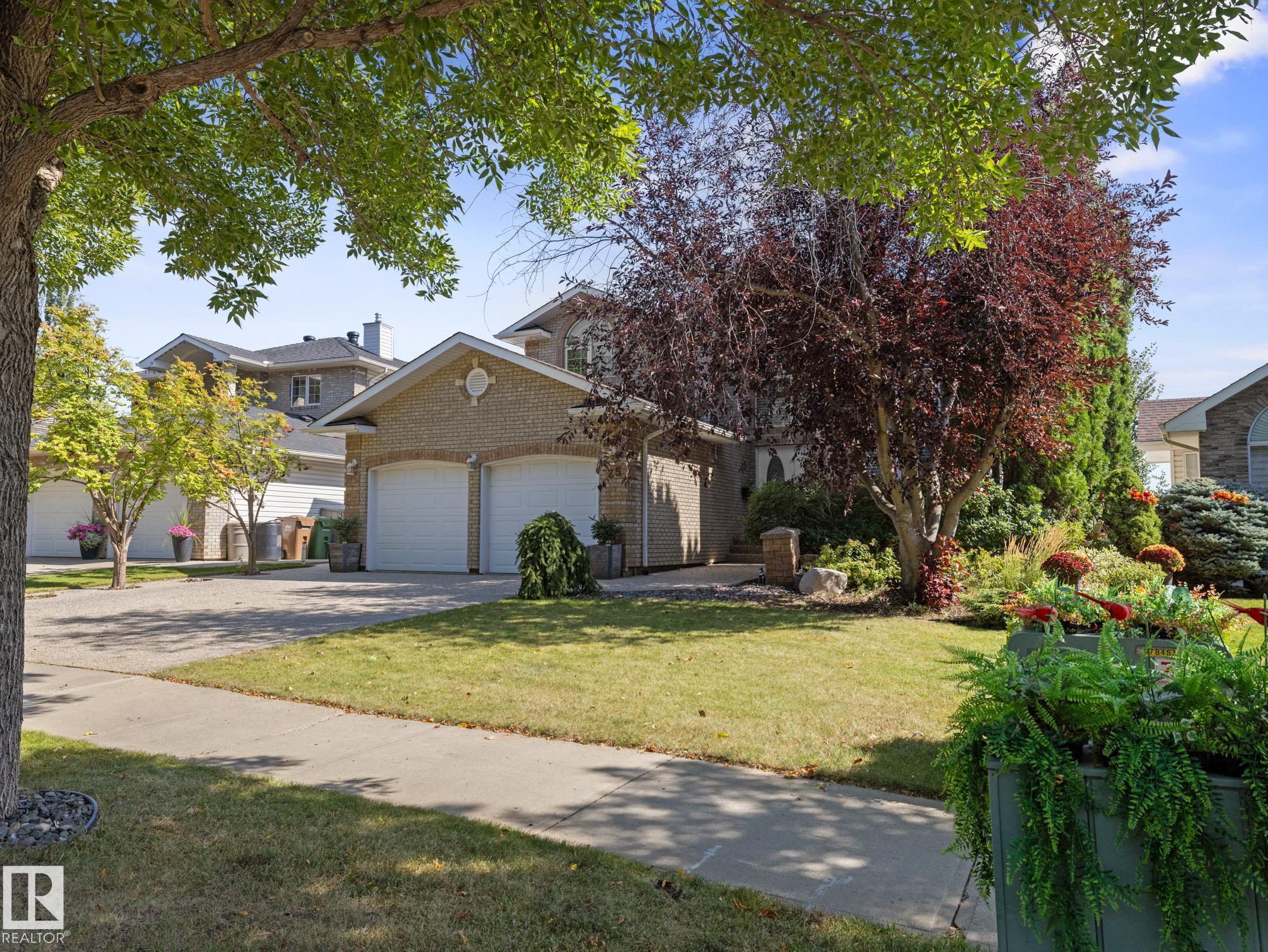 29 OAKDALE Place