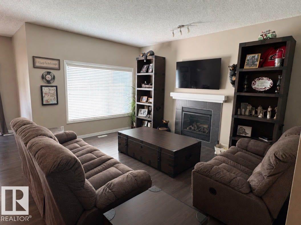 73 MEADOWVIEW Landing