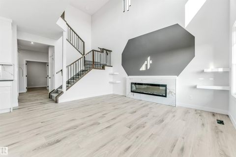 100 ELDRIDGE Point(e) St. Albert AB T8N 8C4