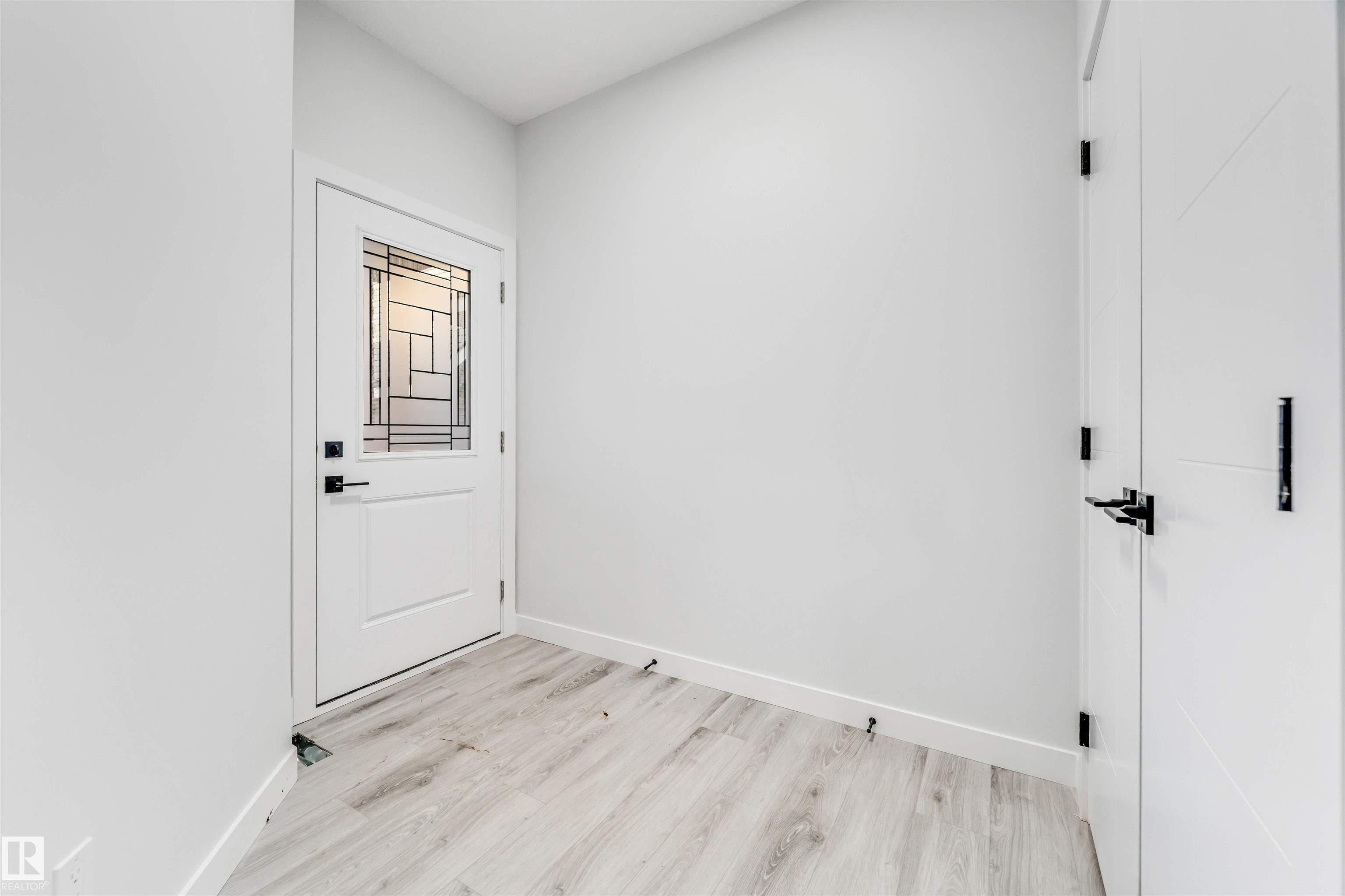 100 ELDRIDGE Point(e)