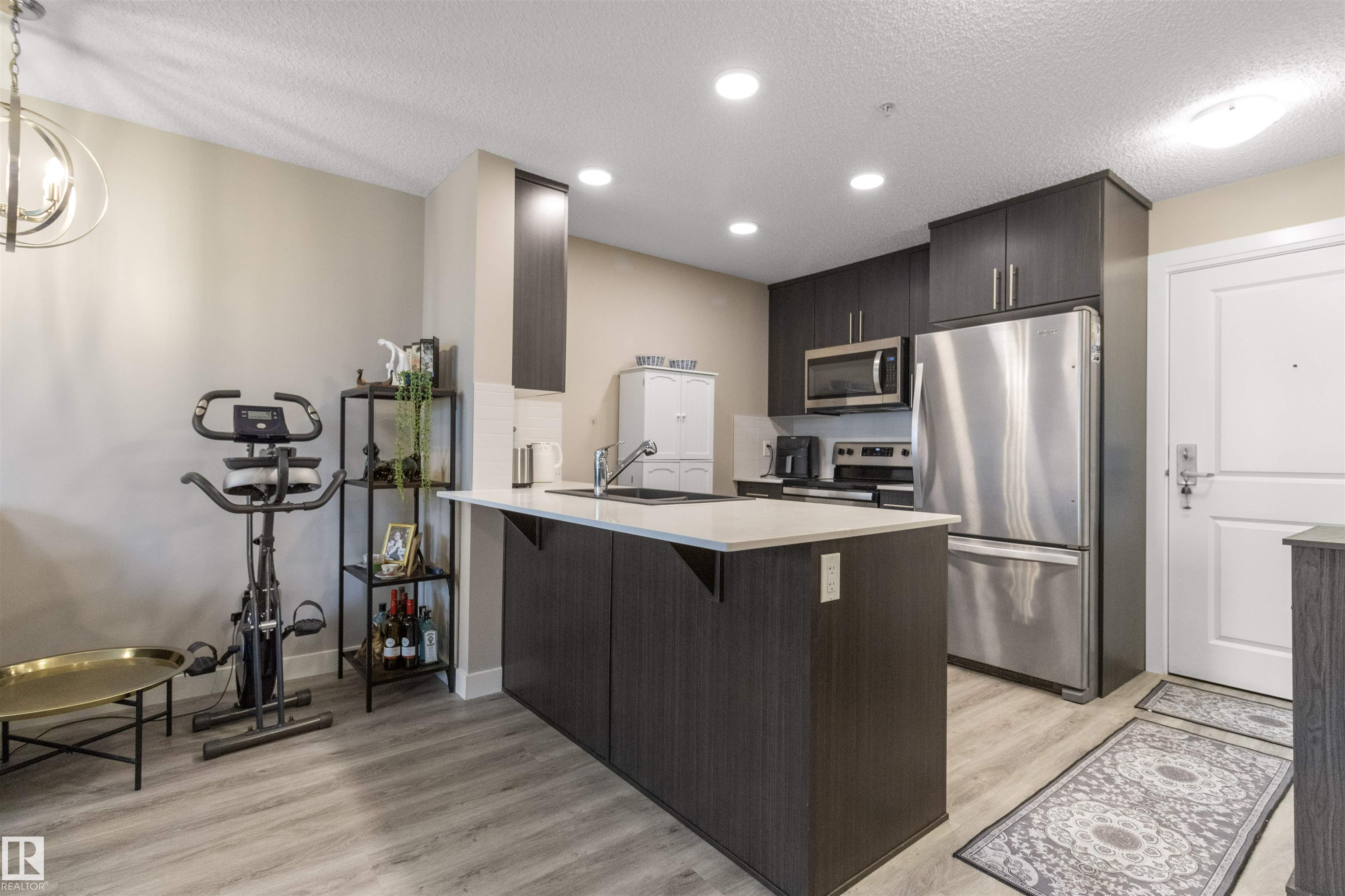 1506 TAMARACK Boulevard 101