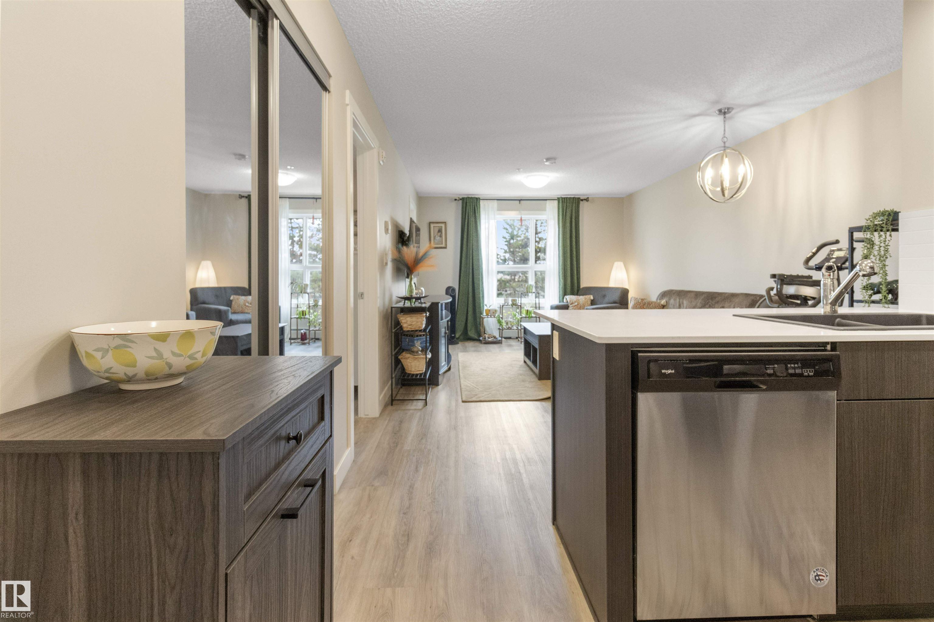 1506 TAMARACK Boulevard 101