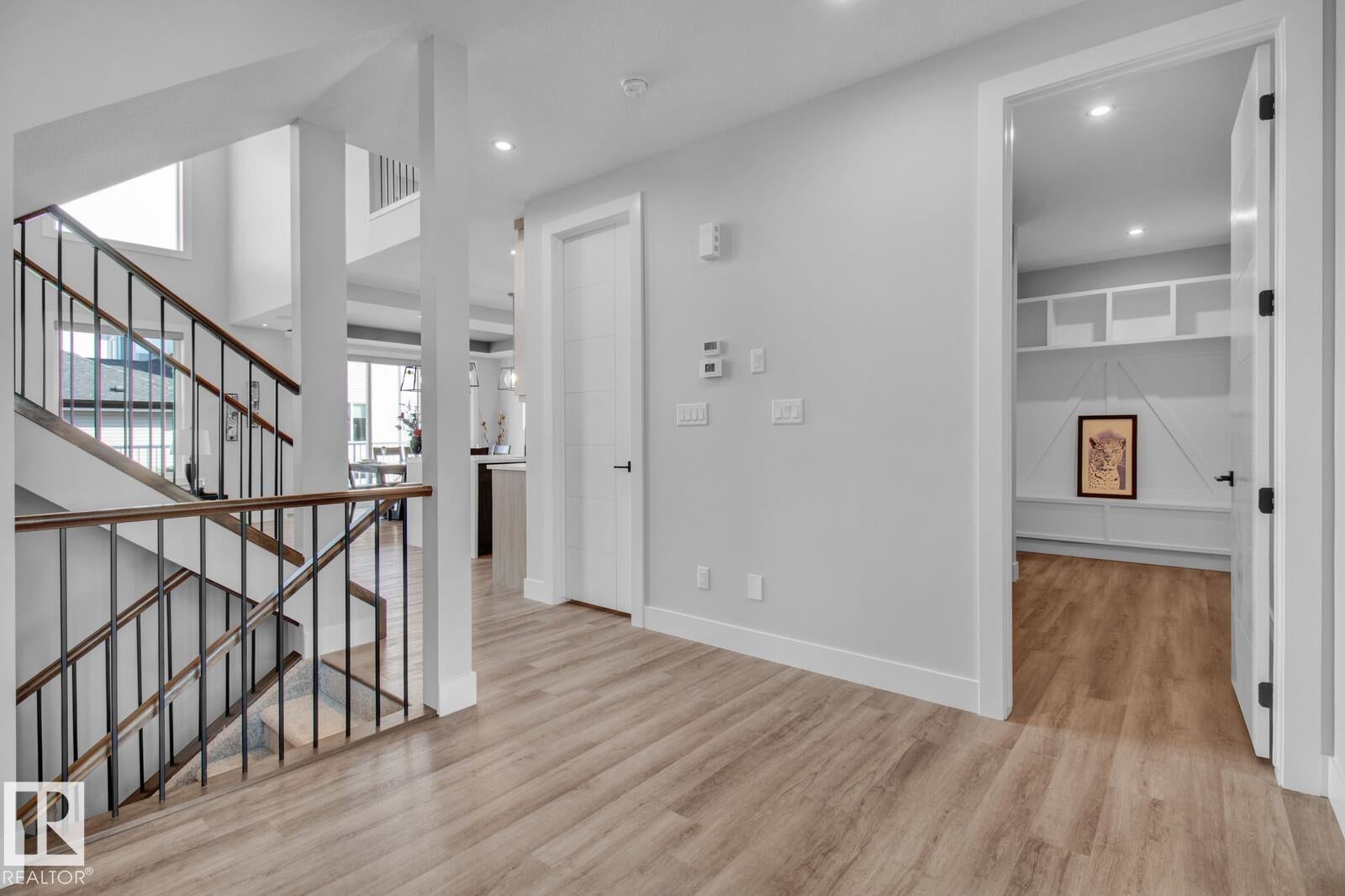 558 MEADOWVIEW Drive