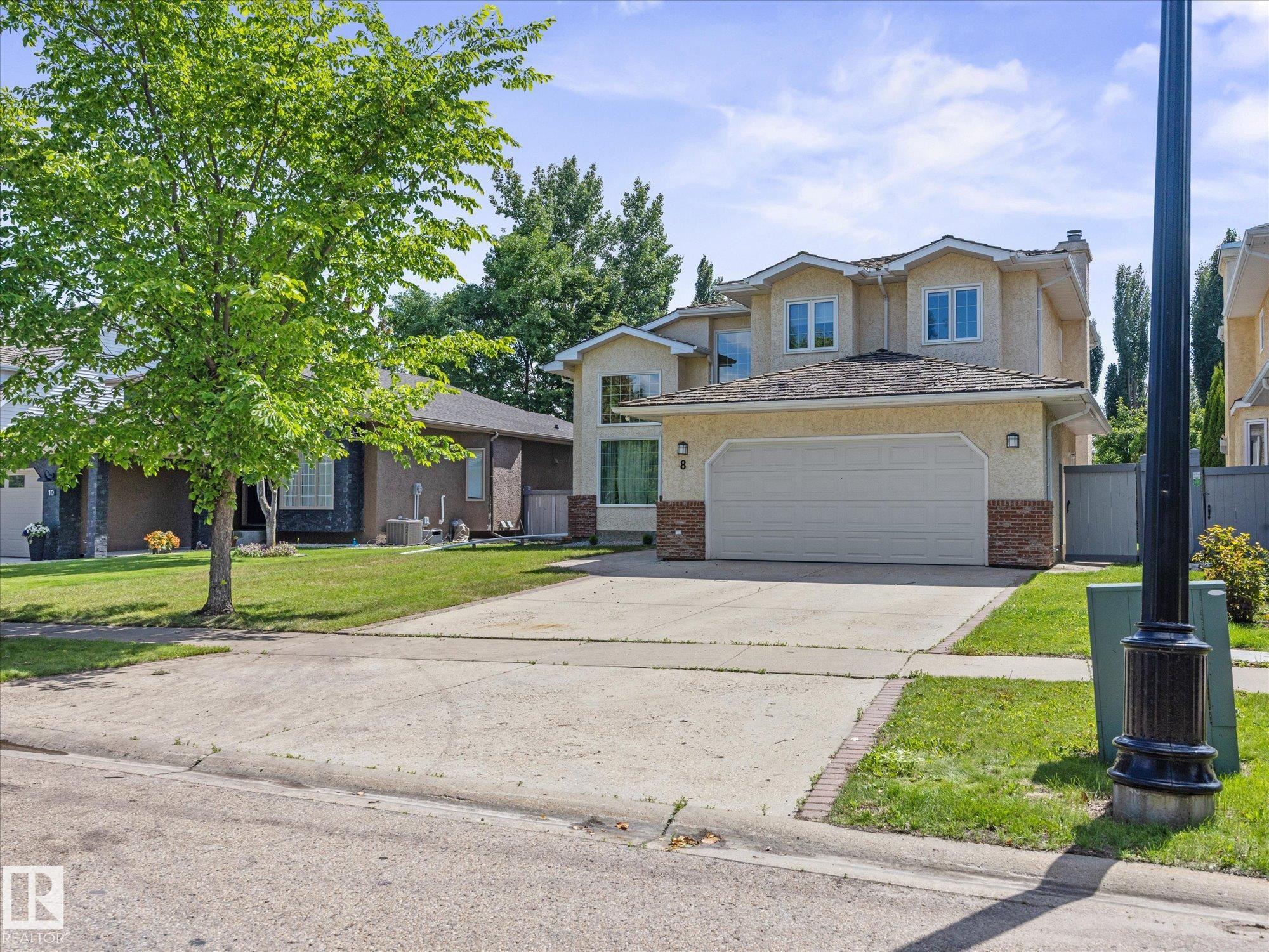 8 LEONARD Drive