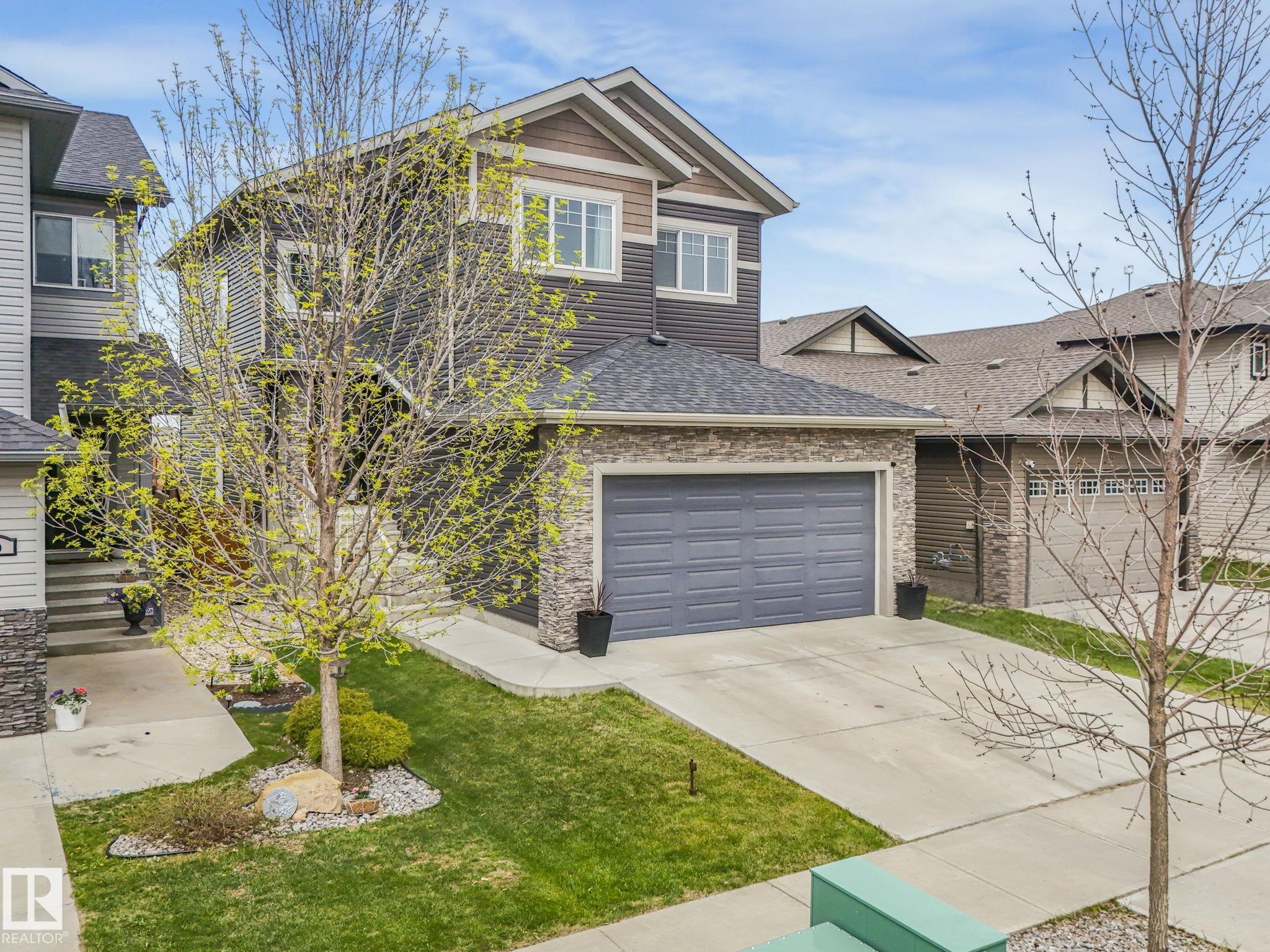 12 SANDALWOOD Place