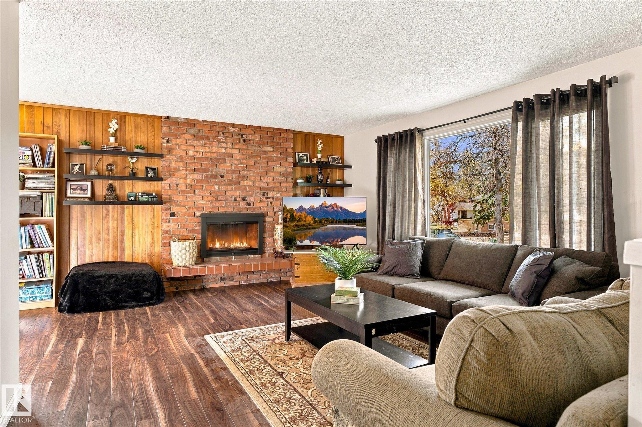 5 MARCHAND Place