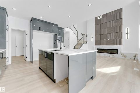 10 ELDRIDGE Point(e) St. Albert AB T8N 8C3