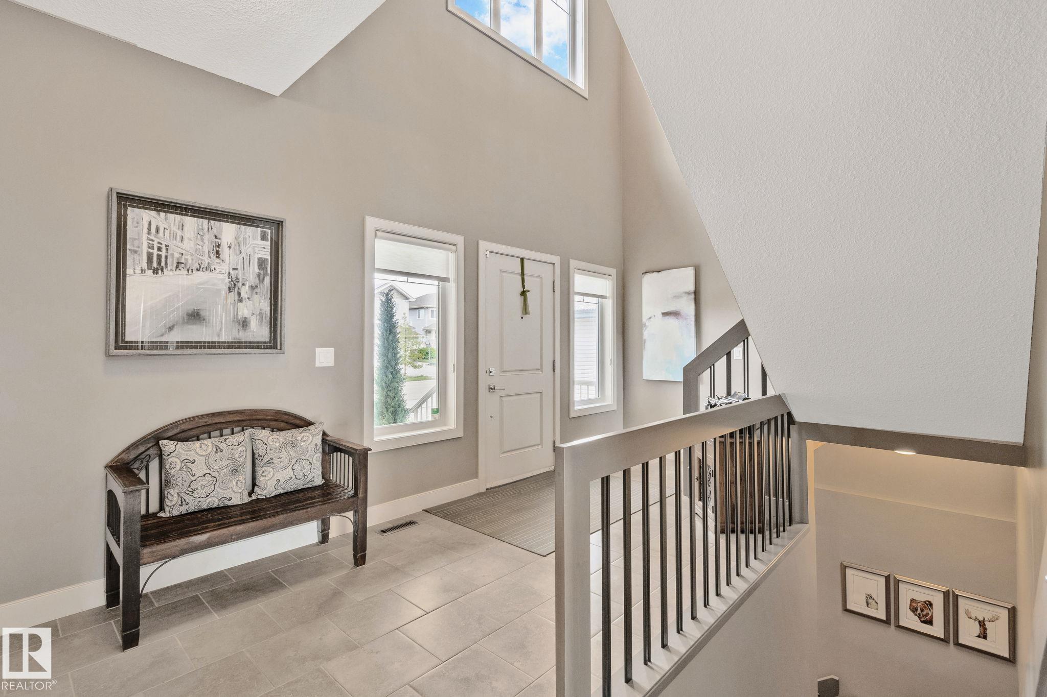 32 NAULT Crescent